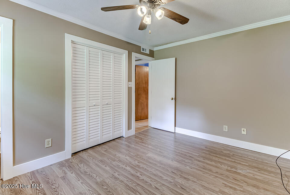 100536201 | Photo 16