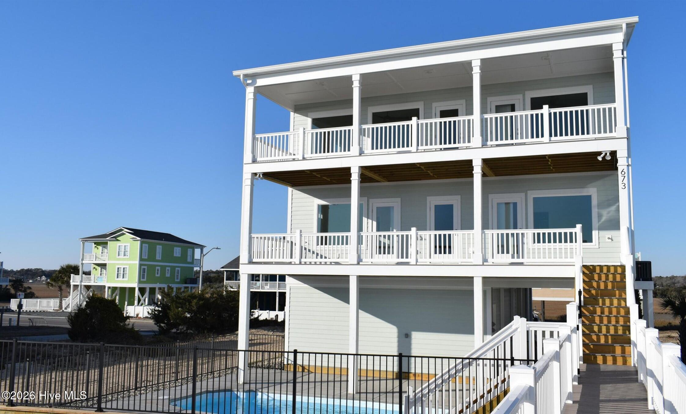 100552819 | Photo 58