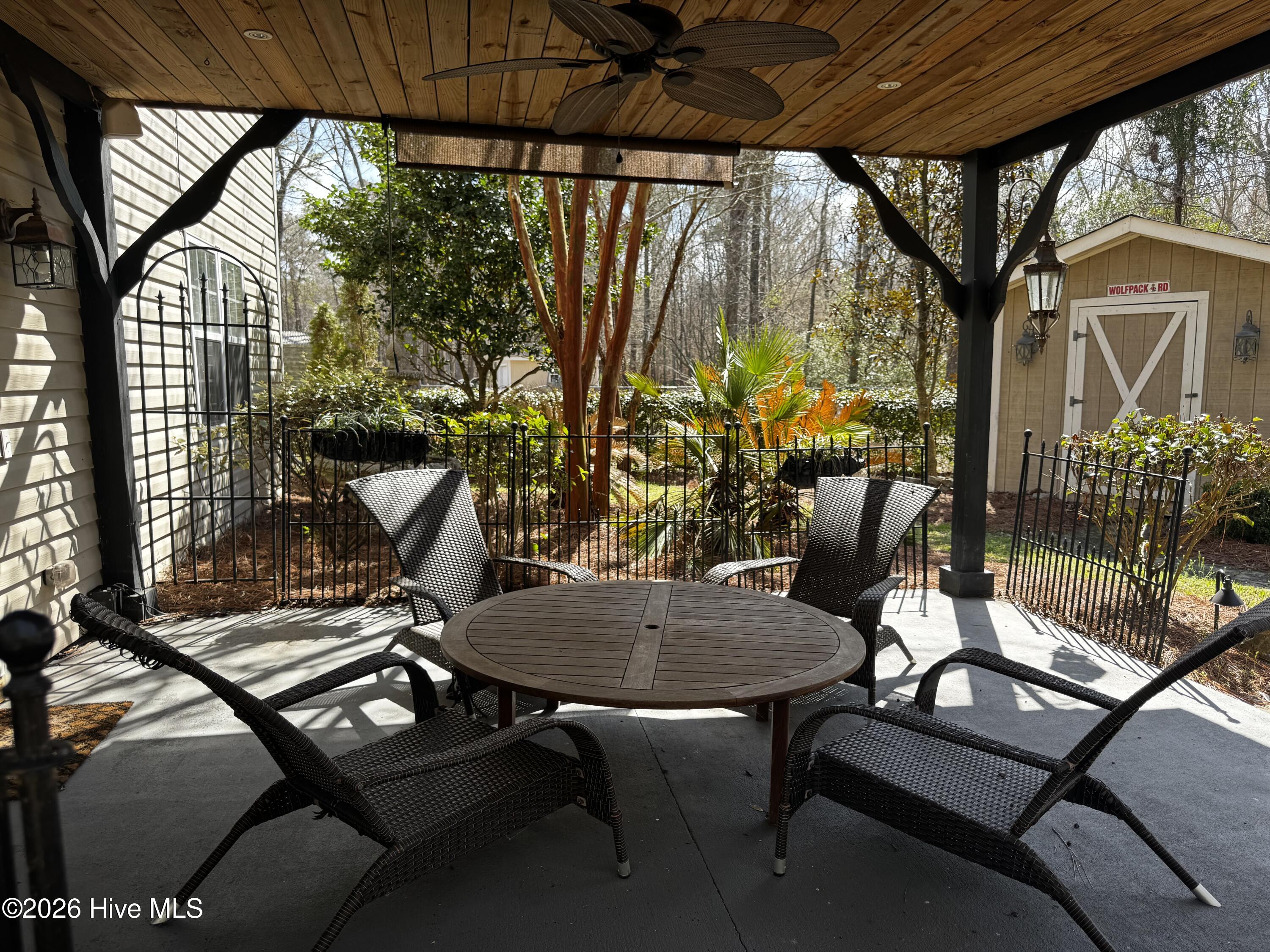 100558799 | Photo 43