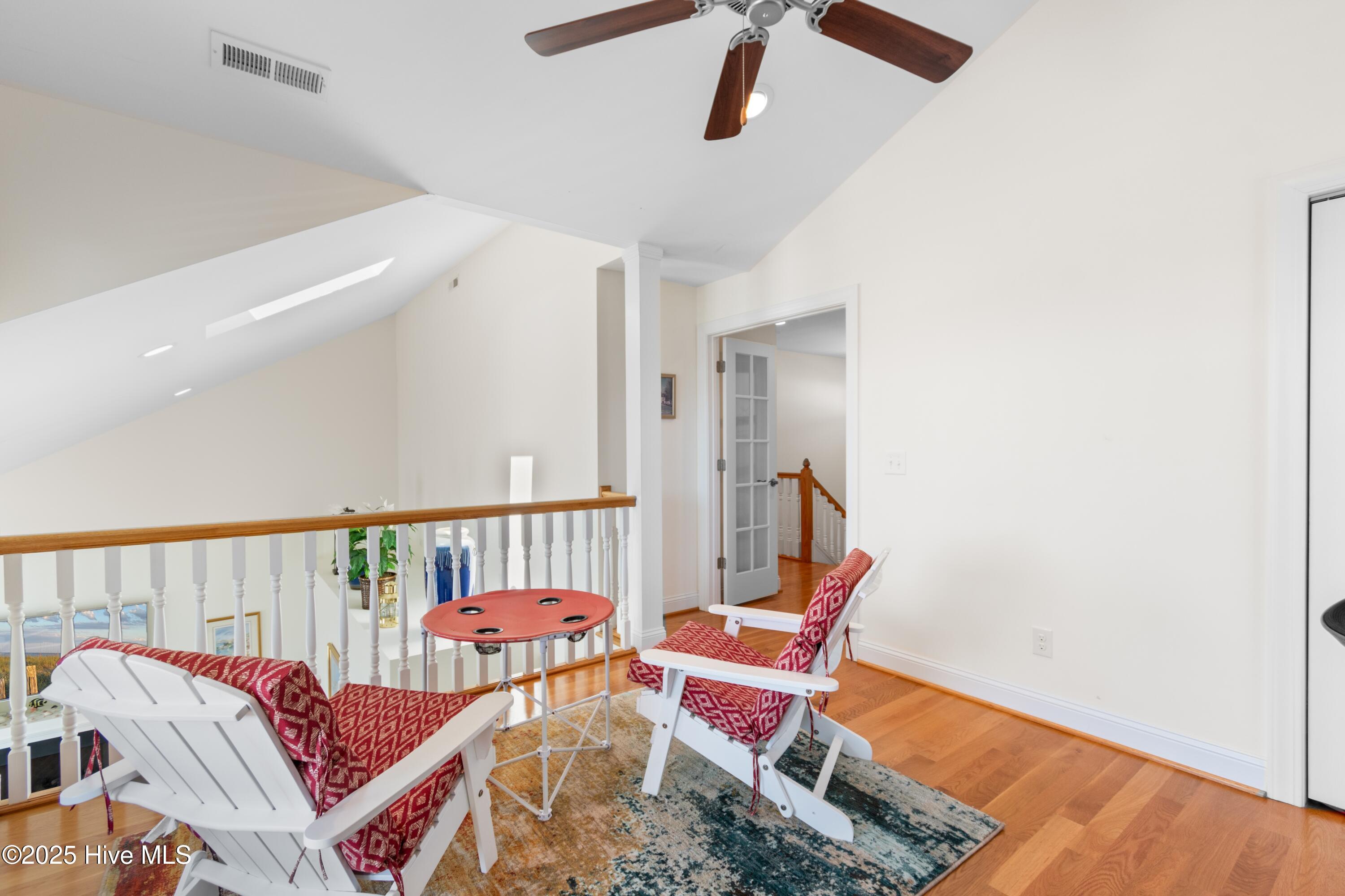 100534441 | Photo 37