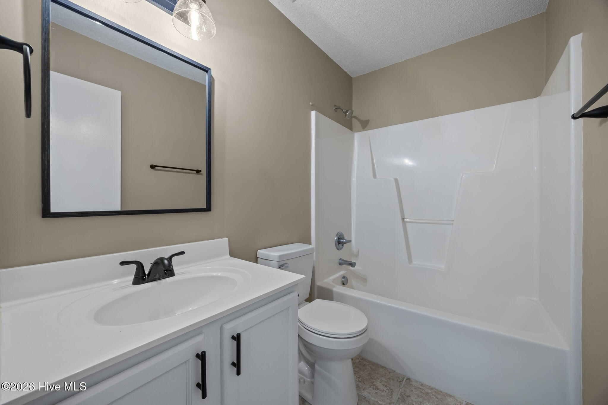 100554029 | Photo 23