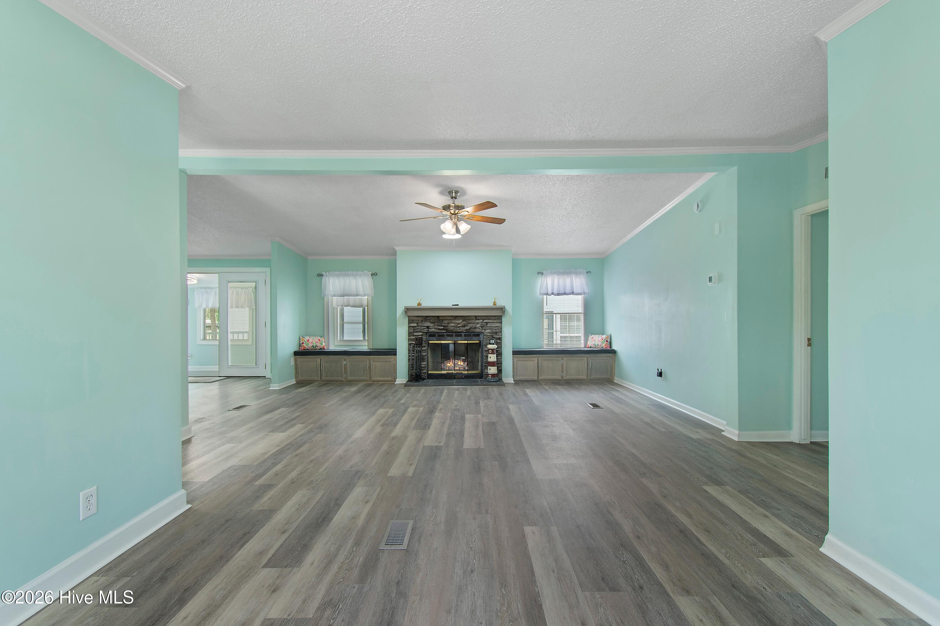 100566223 | Photo 15