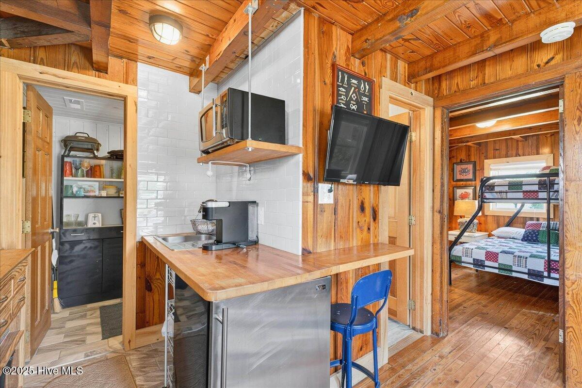 100527875 | Photo 42