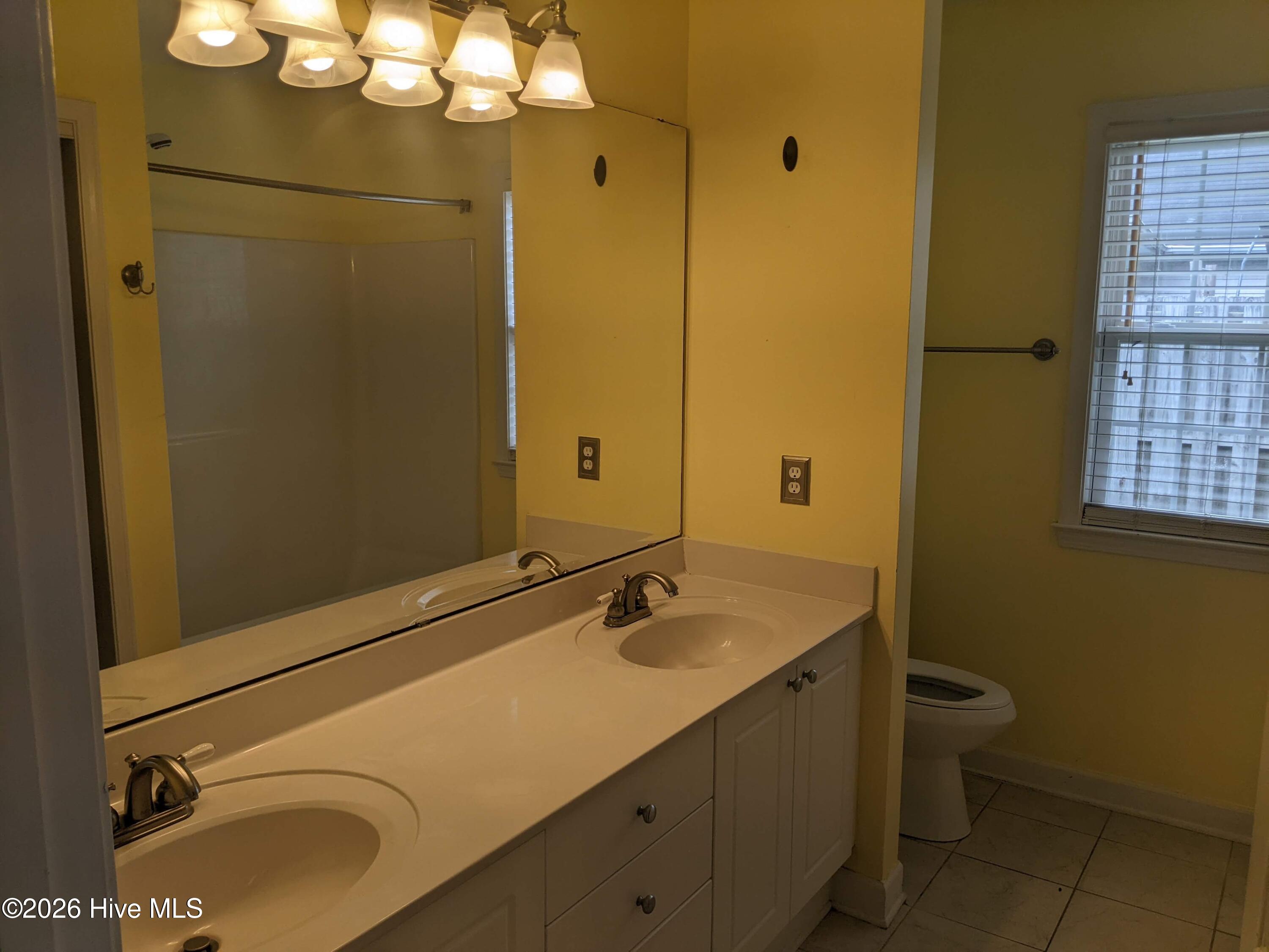 100556165 | Photo 15