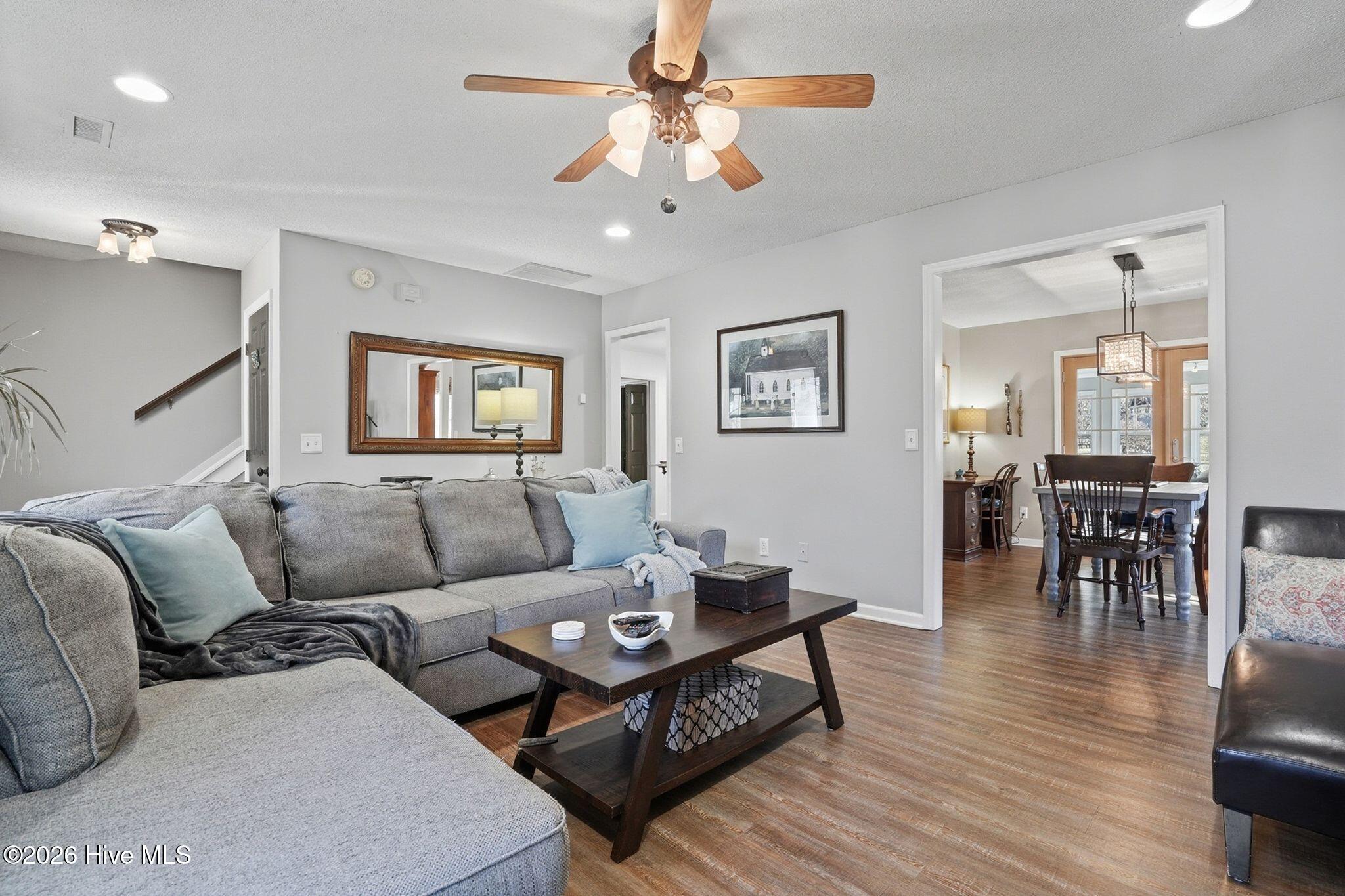 100557423 | Photo 16