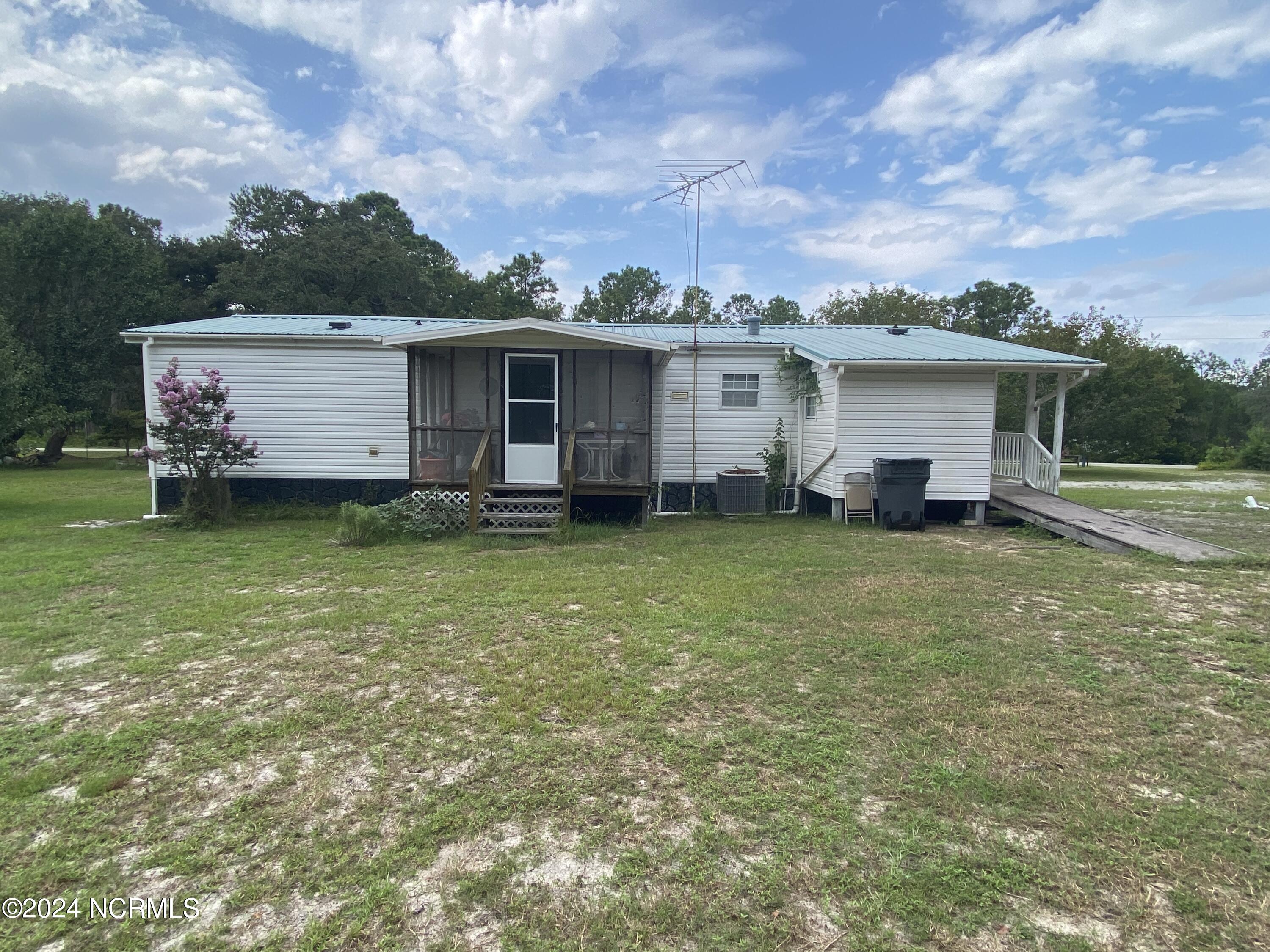 100460932 | Photo 24