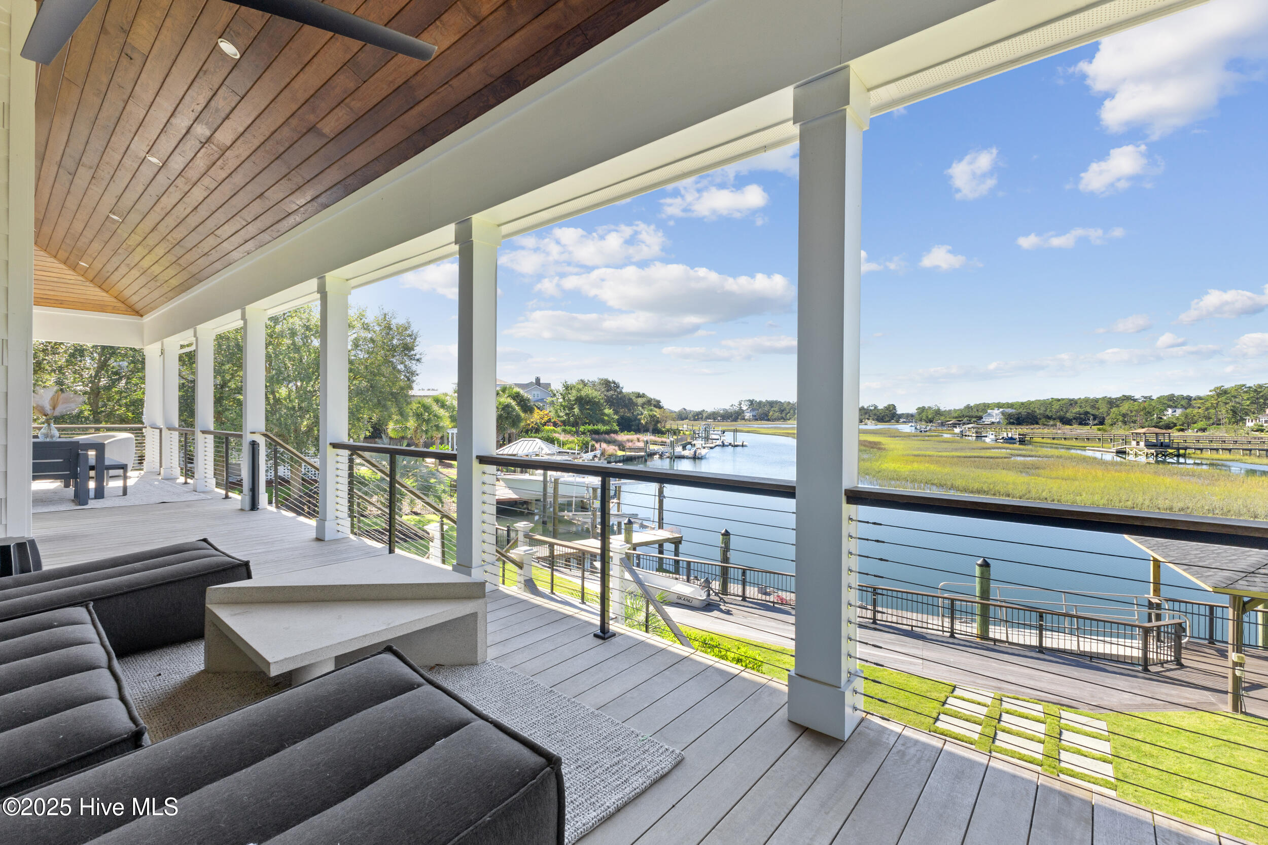 100541015 | Photo 38