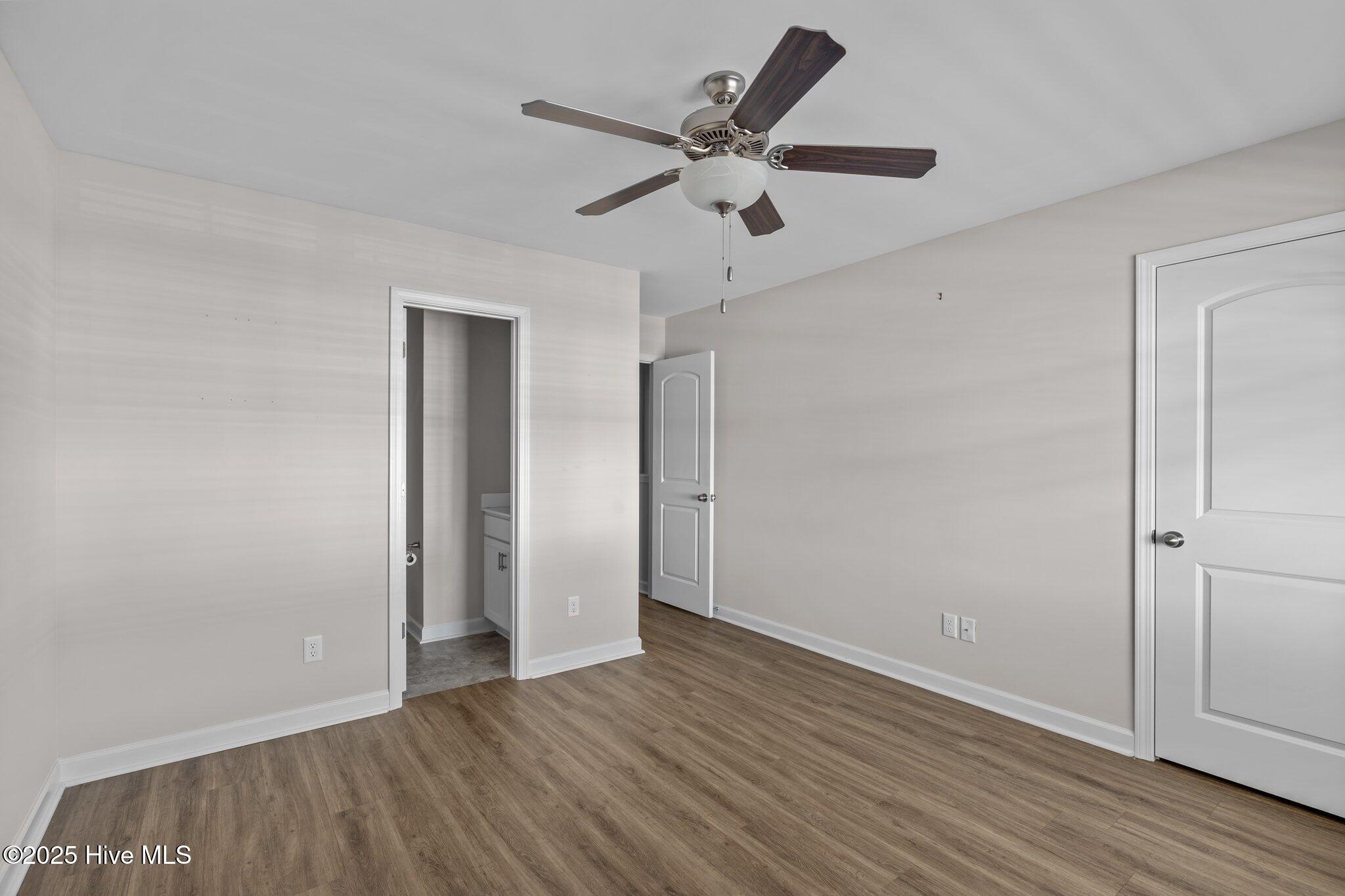 100563898 | Photo 30