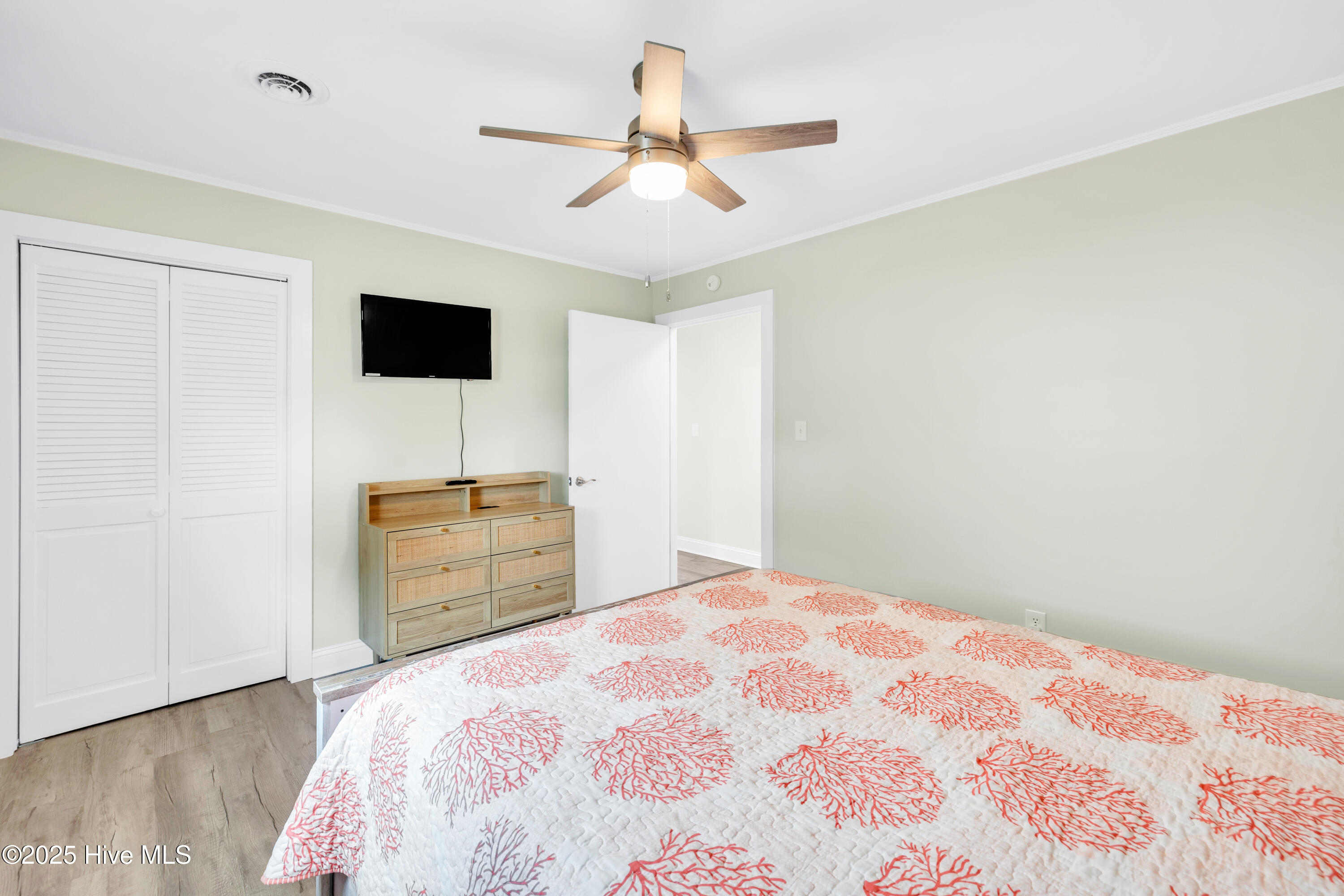 100550005 | Photo 27