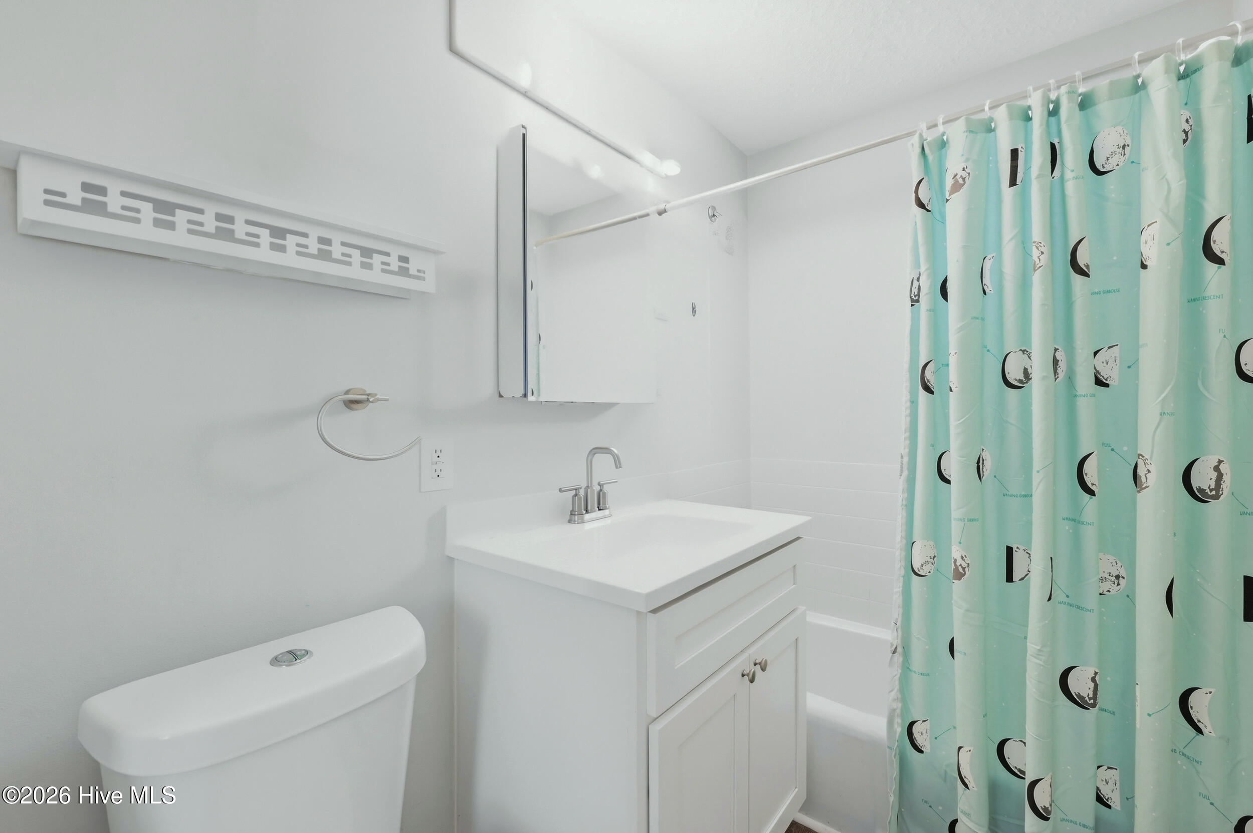 100560571 | Photo 22