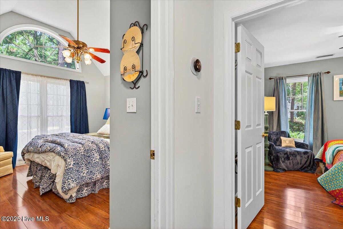 100518742 | Photo 28