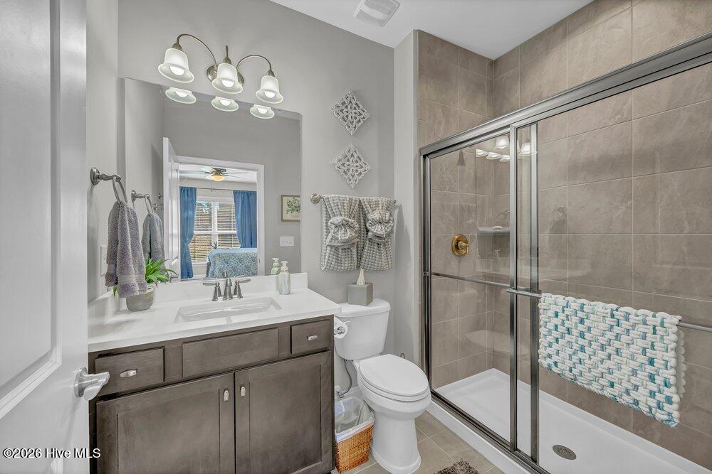 100556390 | Photo 20