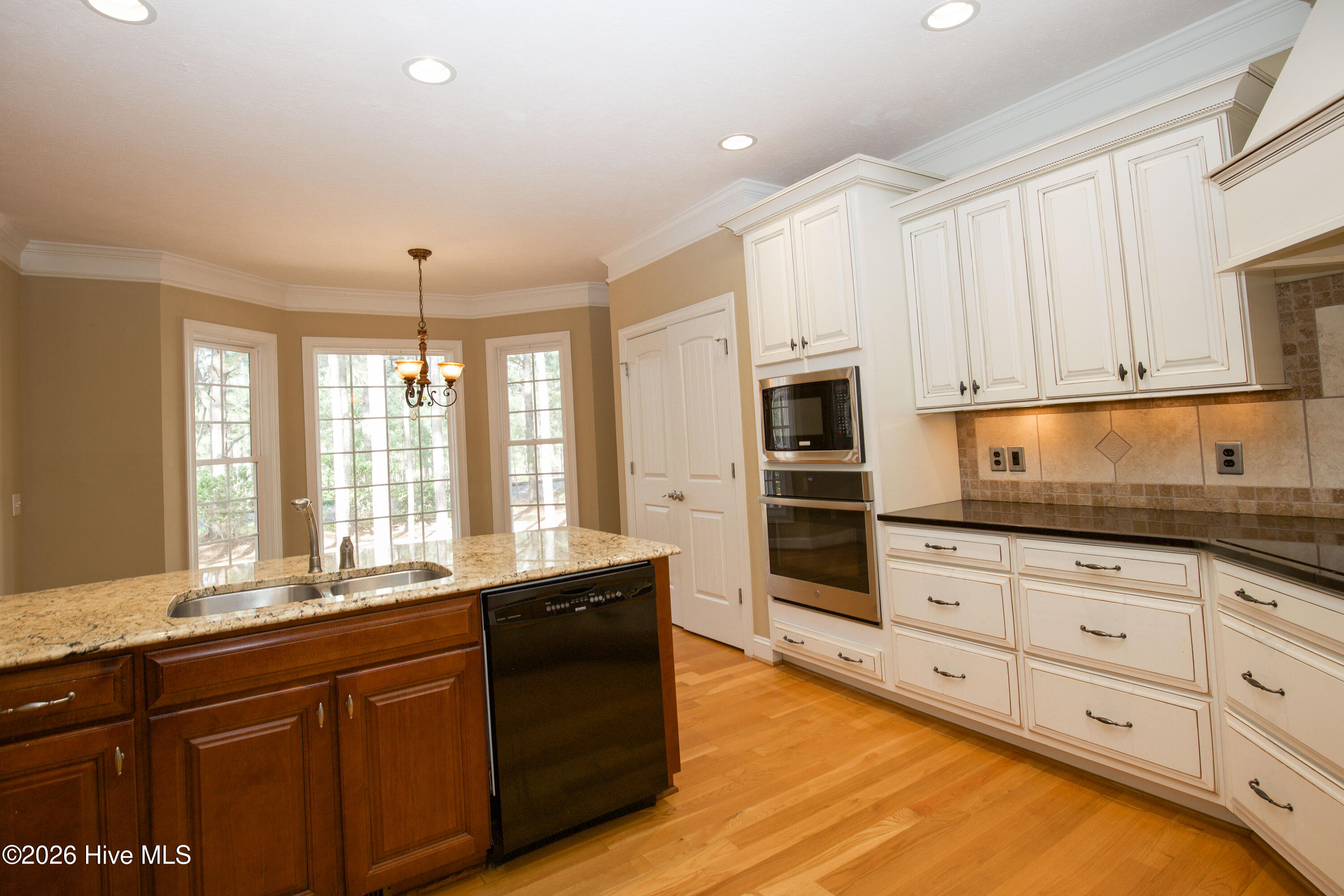 16 Montrose Ct-39