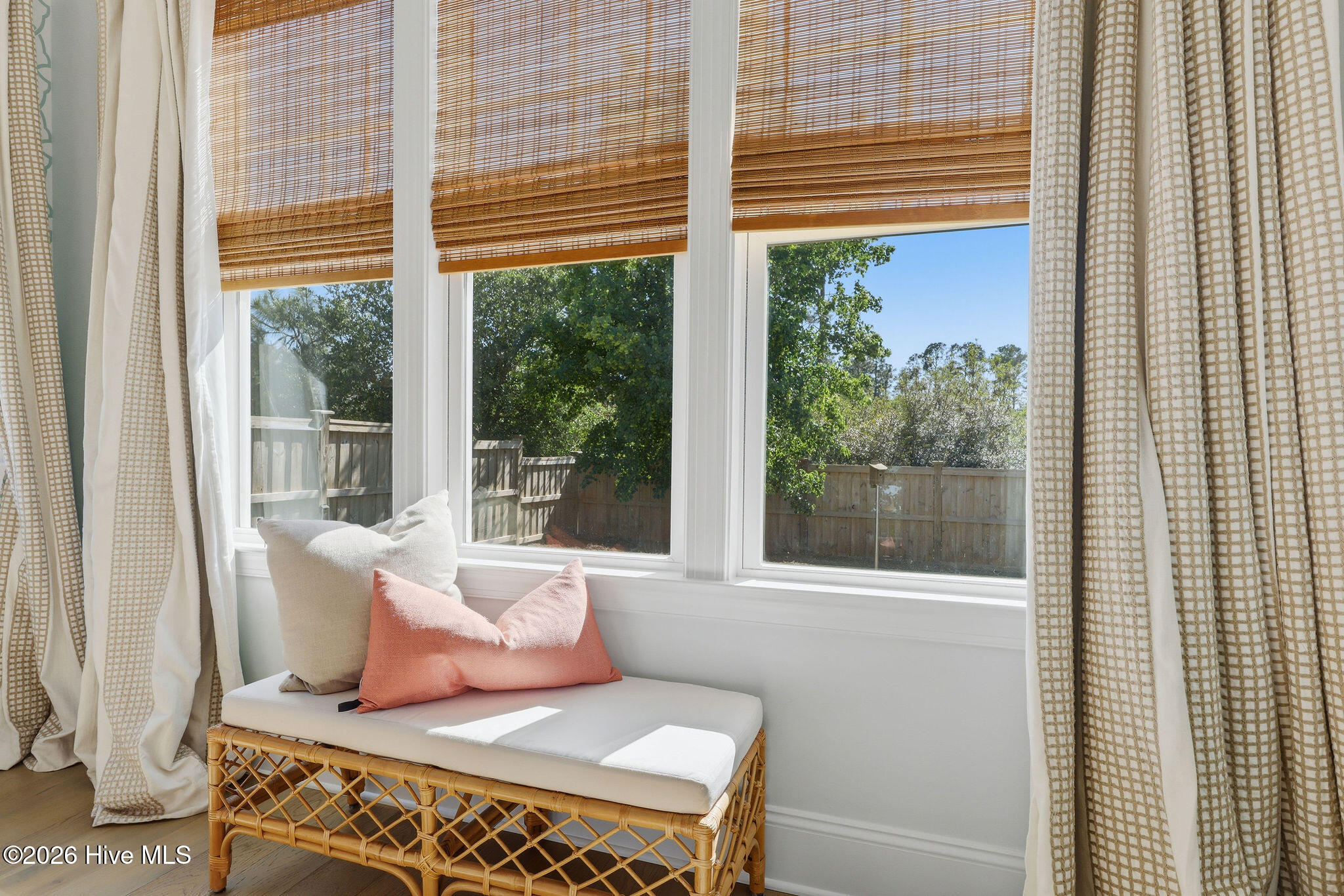 100569190 | Photo 28