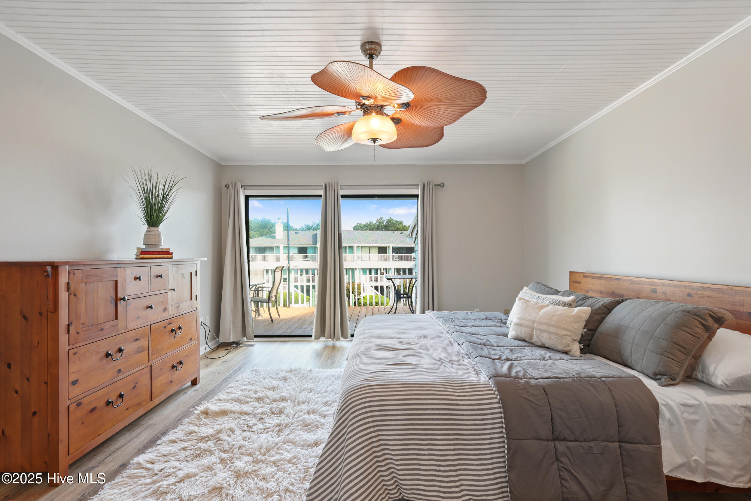 100559717 | Photo 11