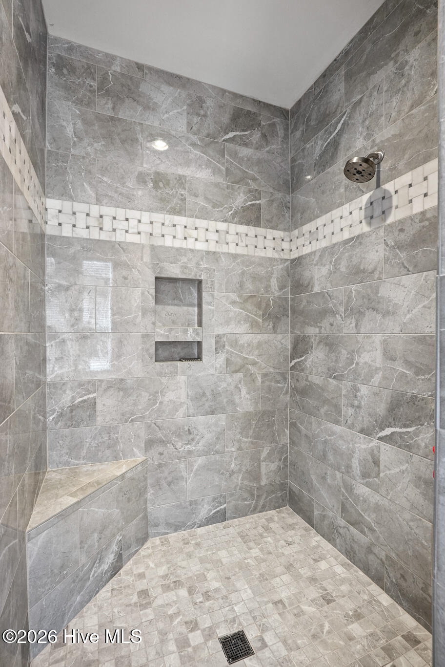 100558393 | Photo 25