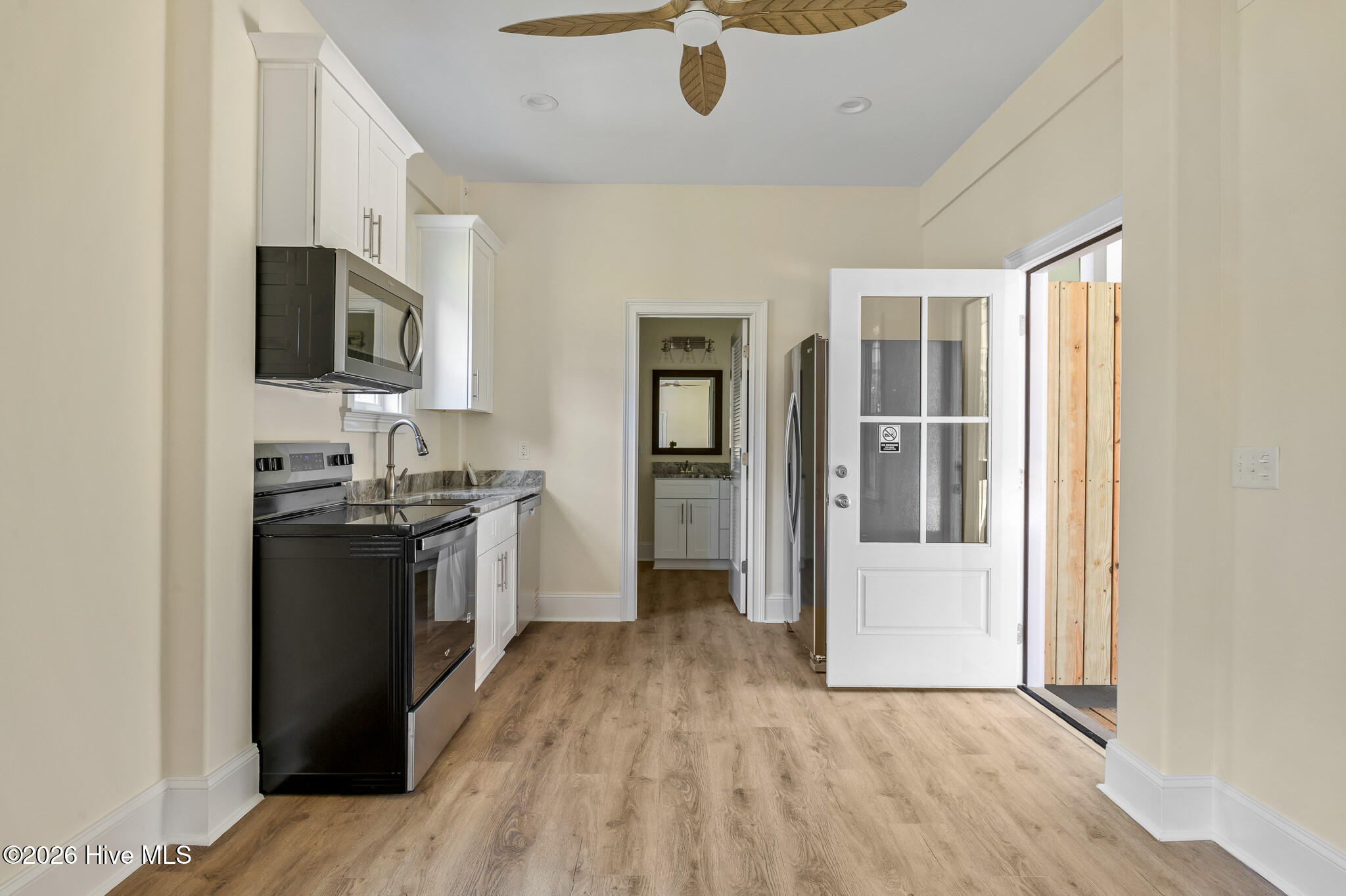 100517039 | Photo 45