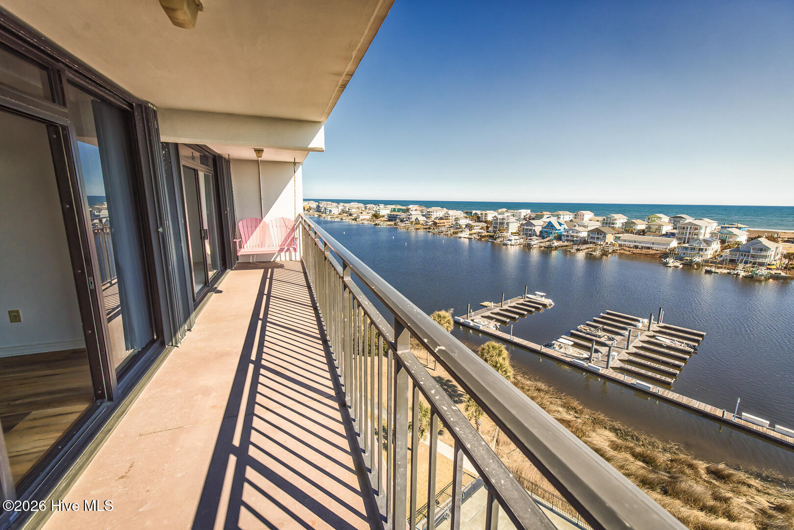 100532991 | Photo 24