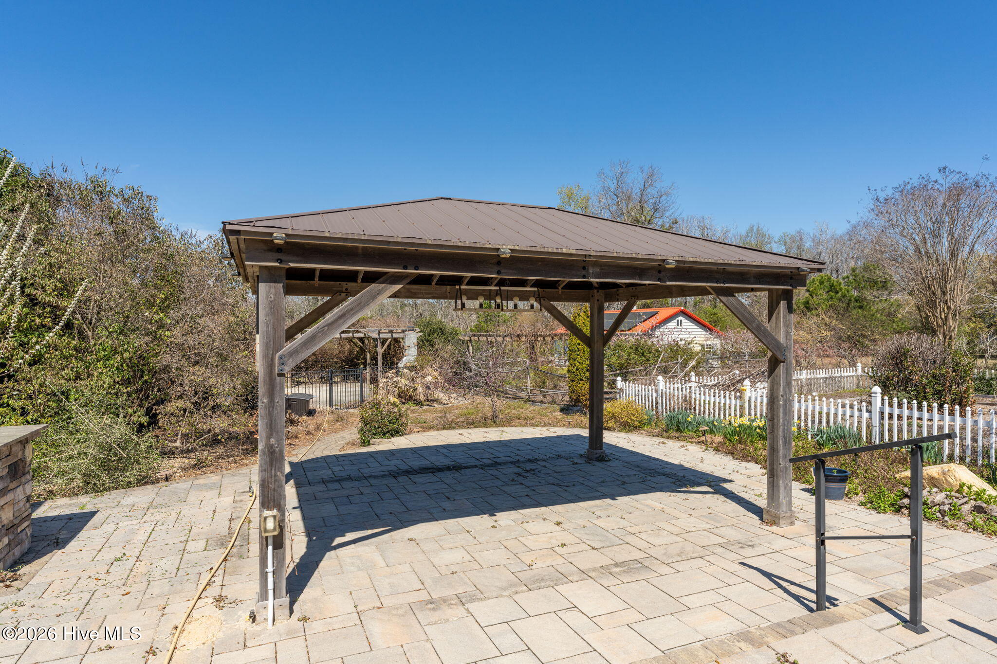 100552056 | Photo 58