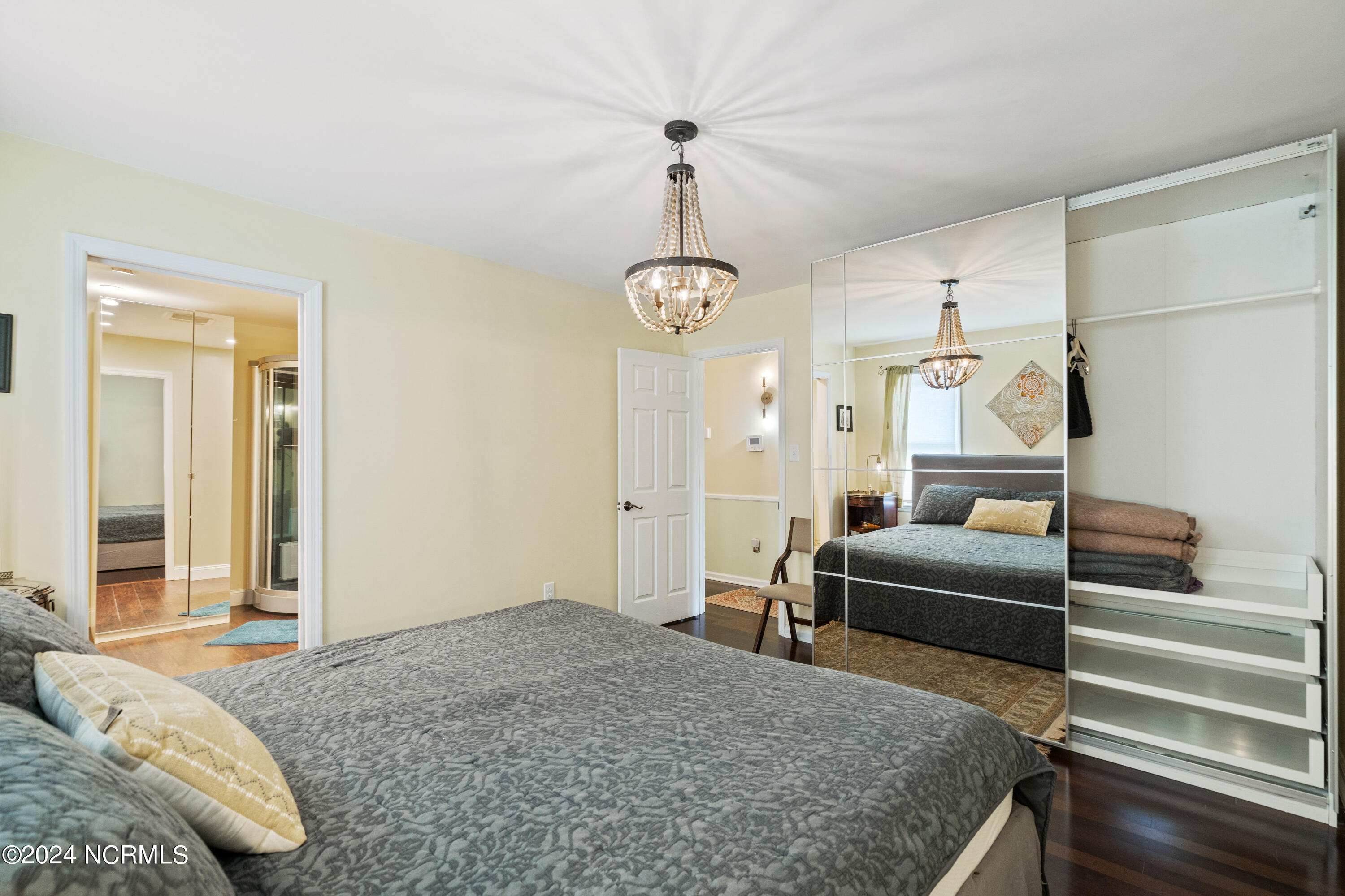 100560914 | Photo 34