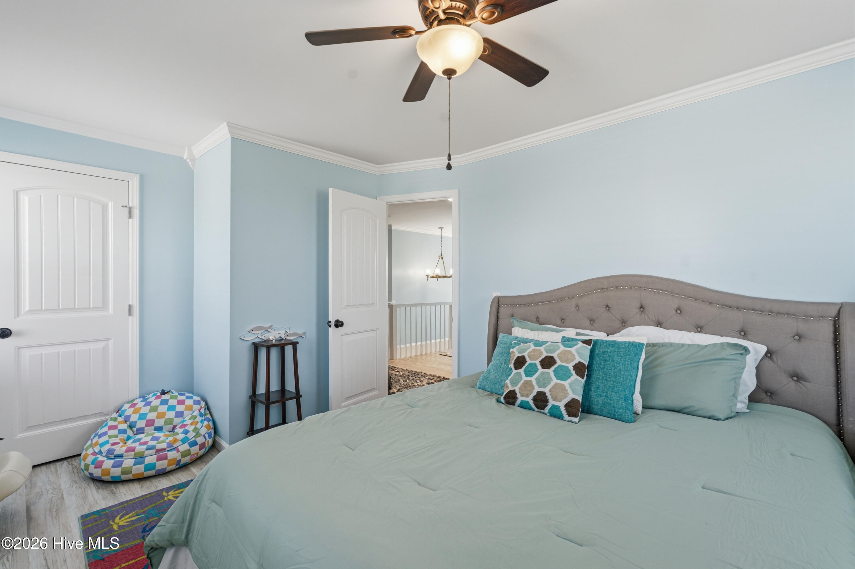 100564102 | Photo 24