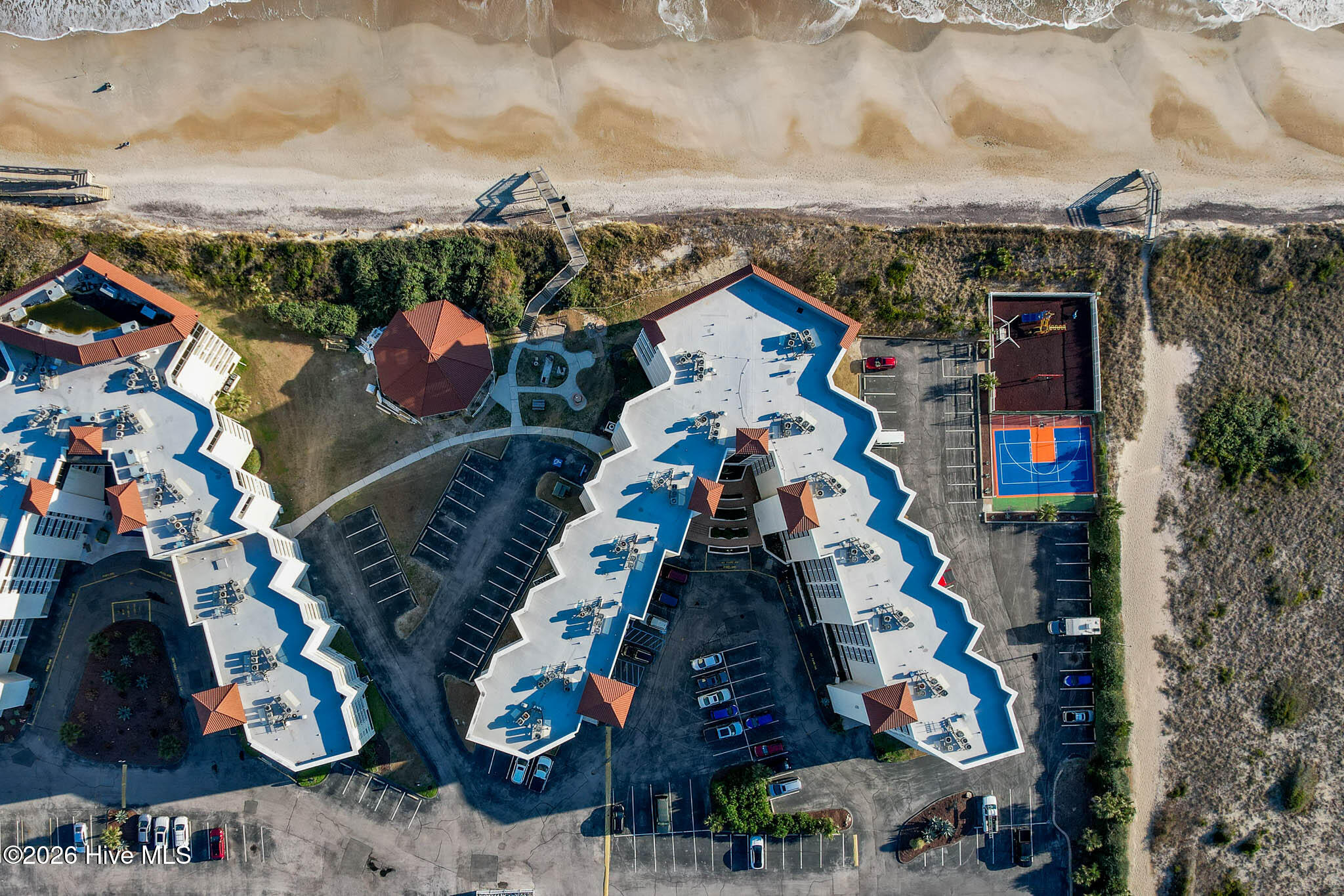 100567274 | Photo 38