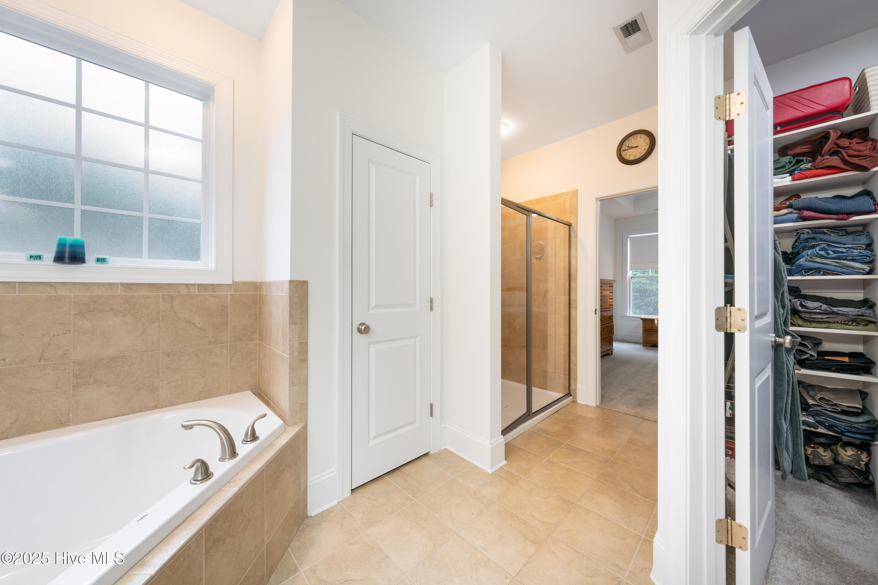 100532566 | Photo 34