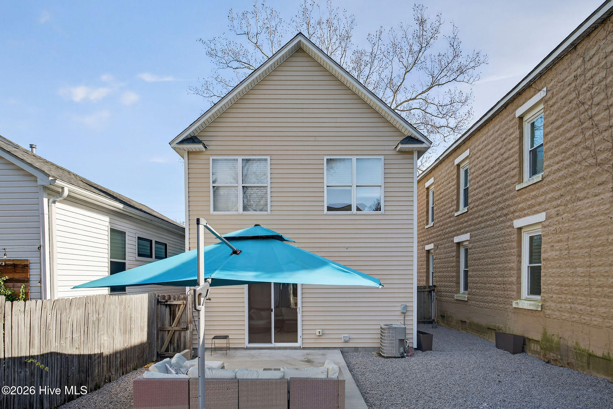 100550770 | Photo 41