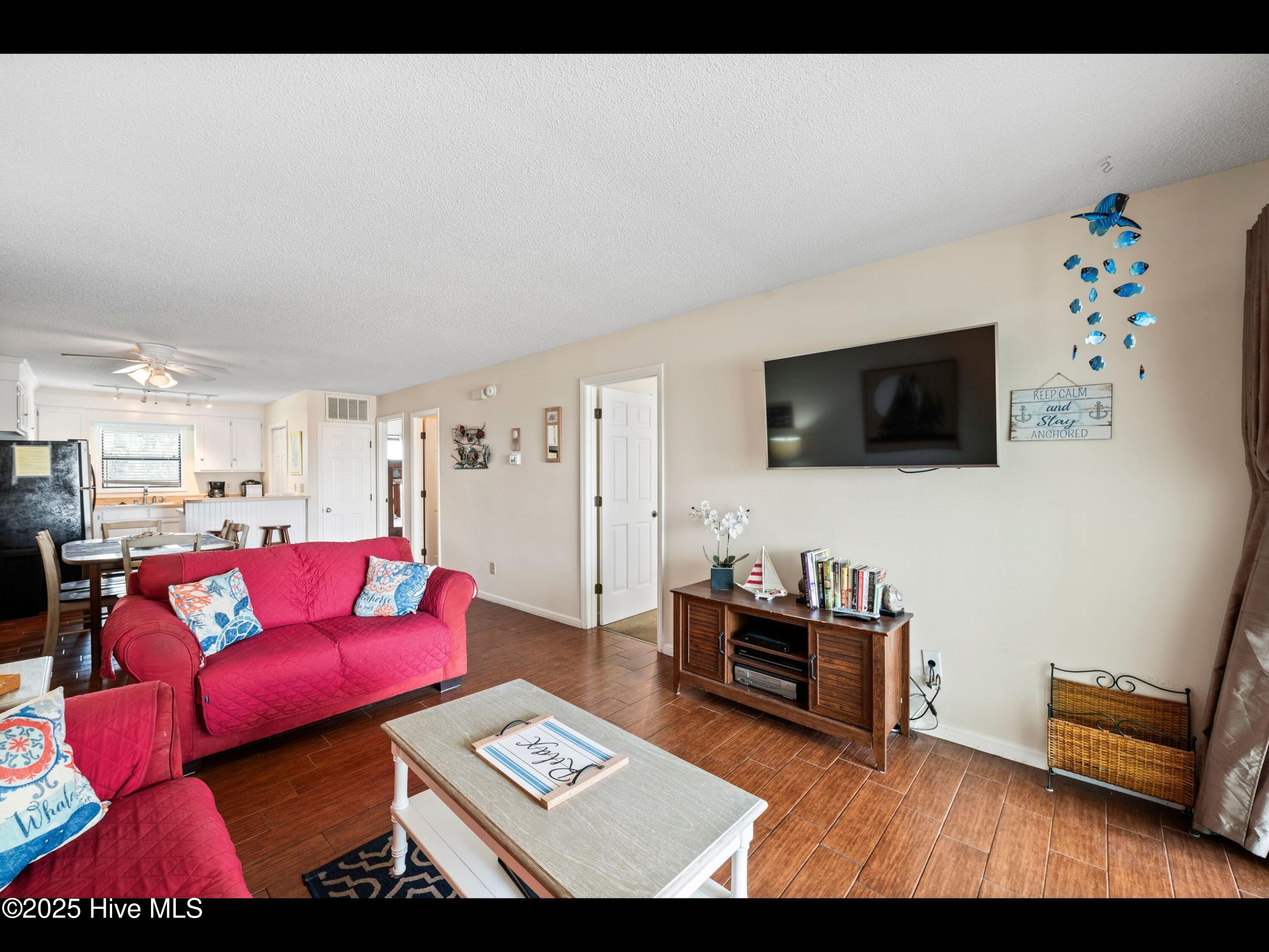 1013 Carolina Beach Avenue N 1f, Carolina Beach, NC 28428 – photo 5: mls-CAT_8844