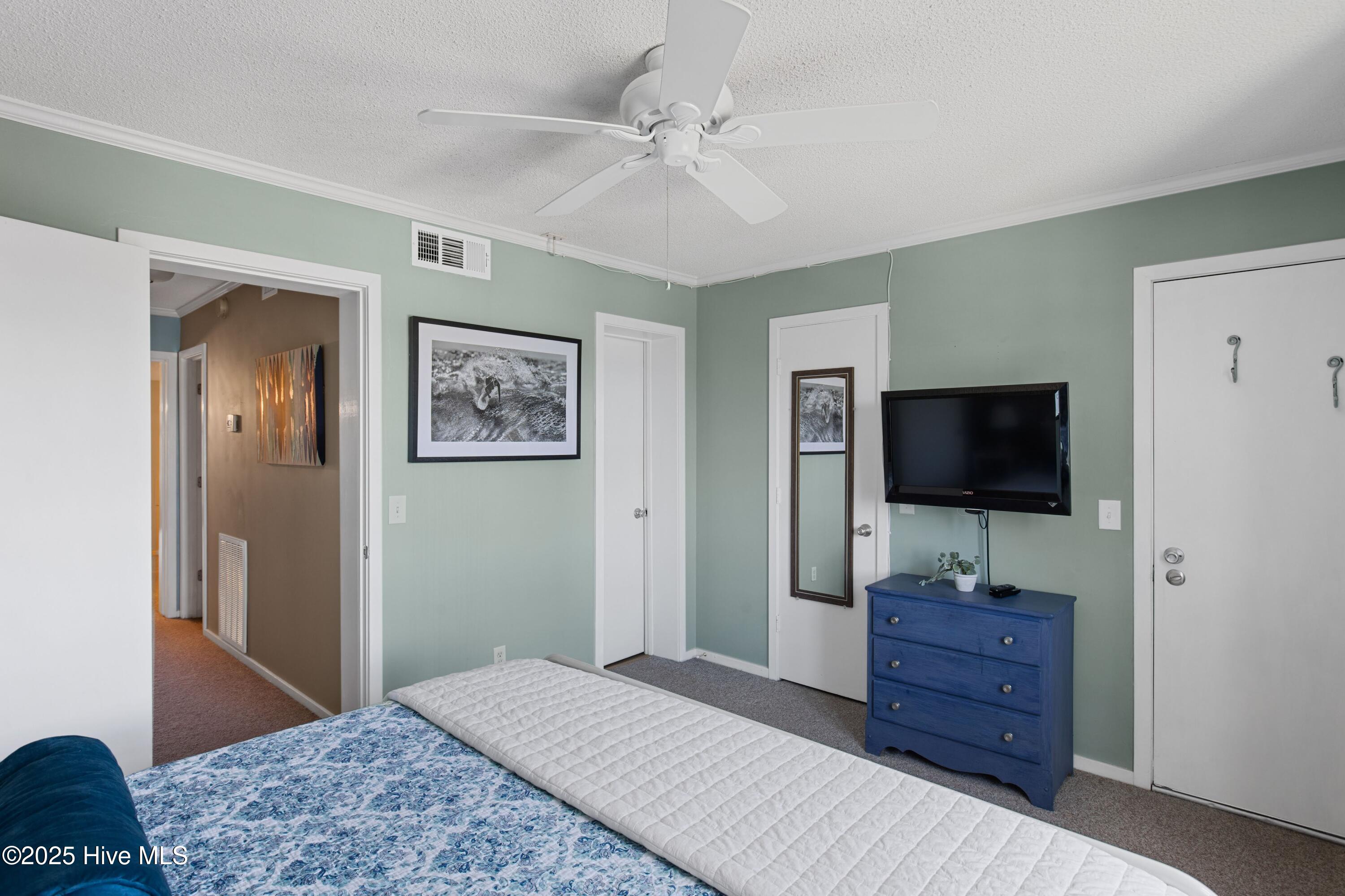 100524333 | Photo 18