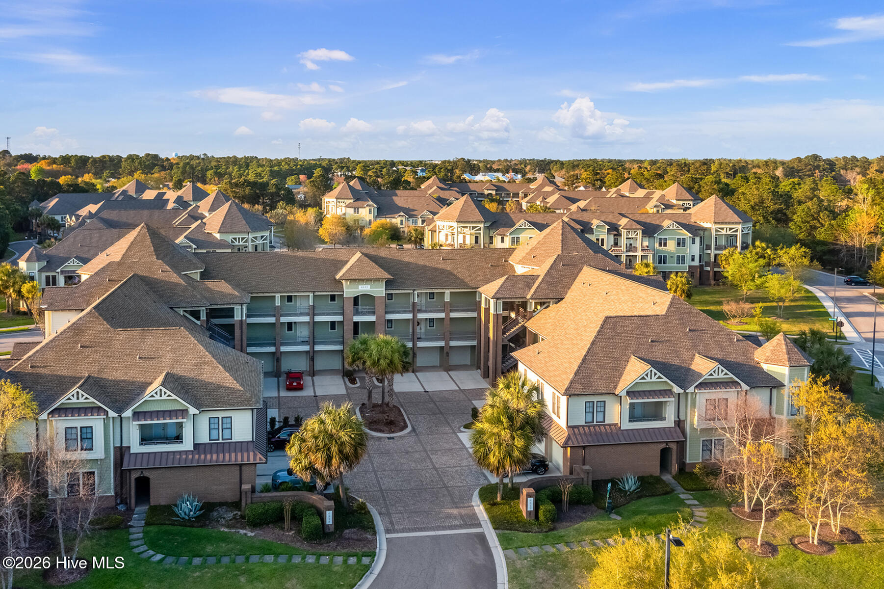 100563868 | Photo 32