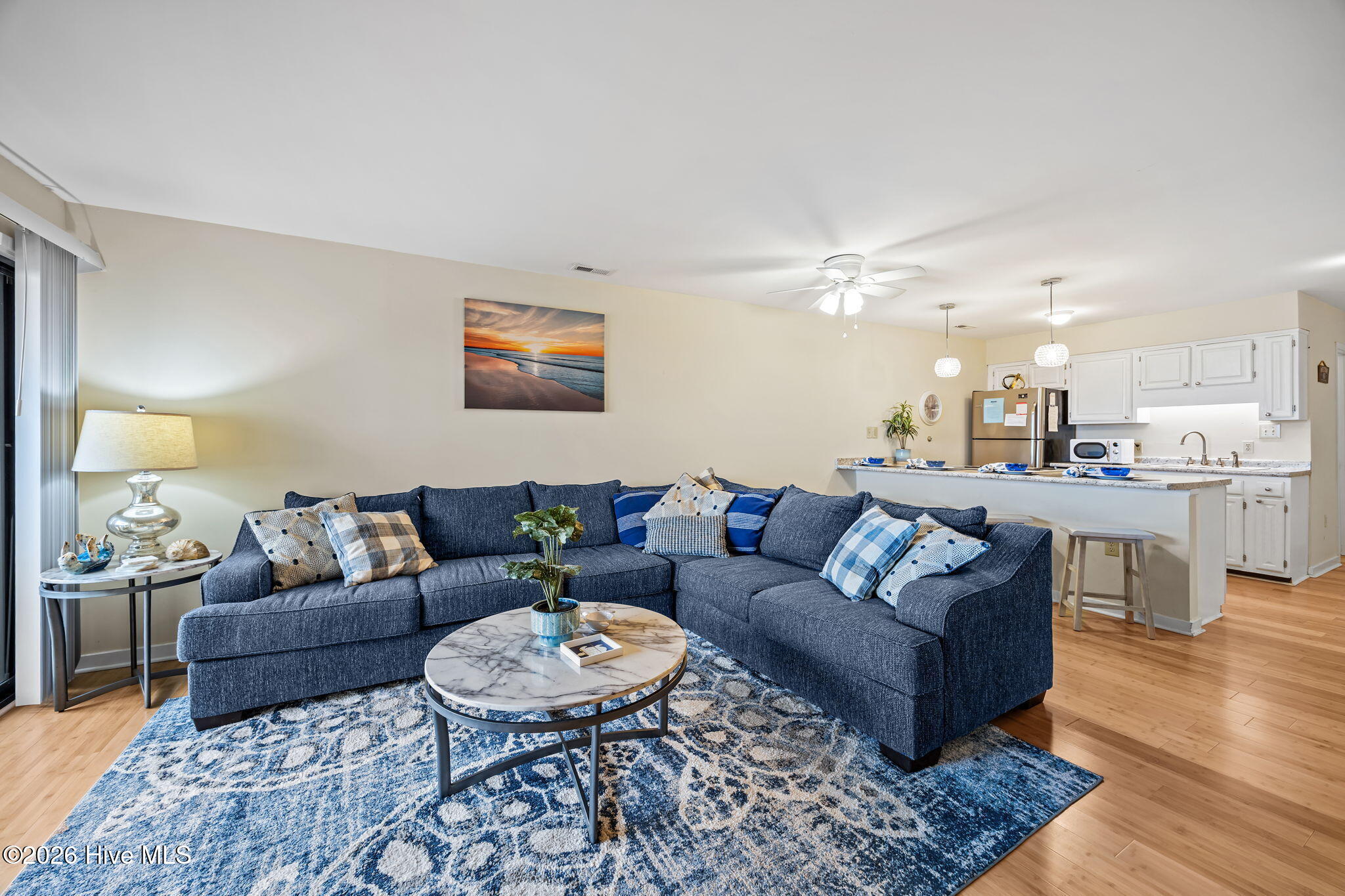 100561637 | Photo 10