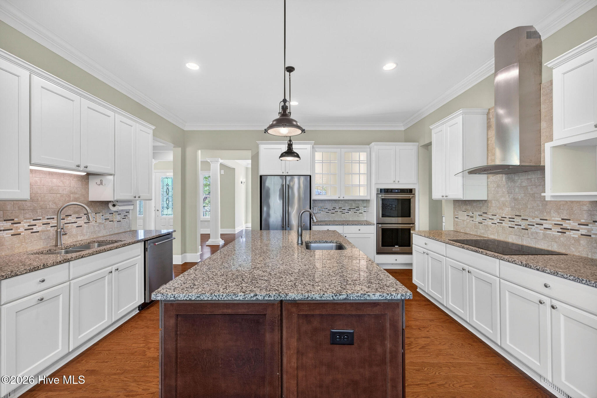 100566414 | Photo 27