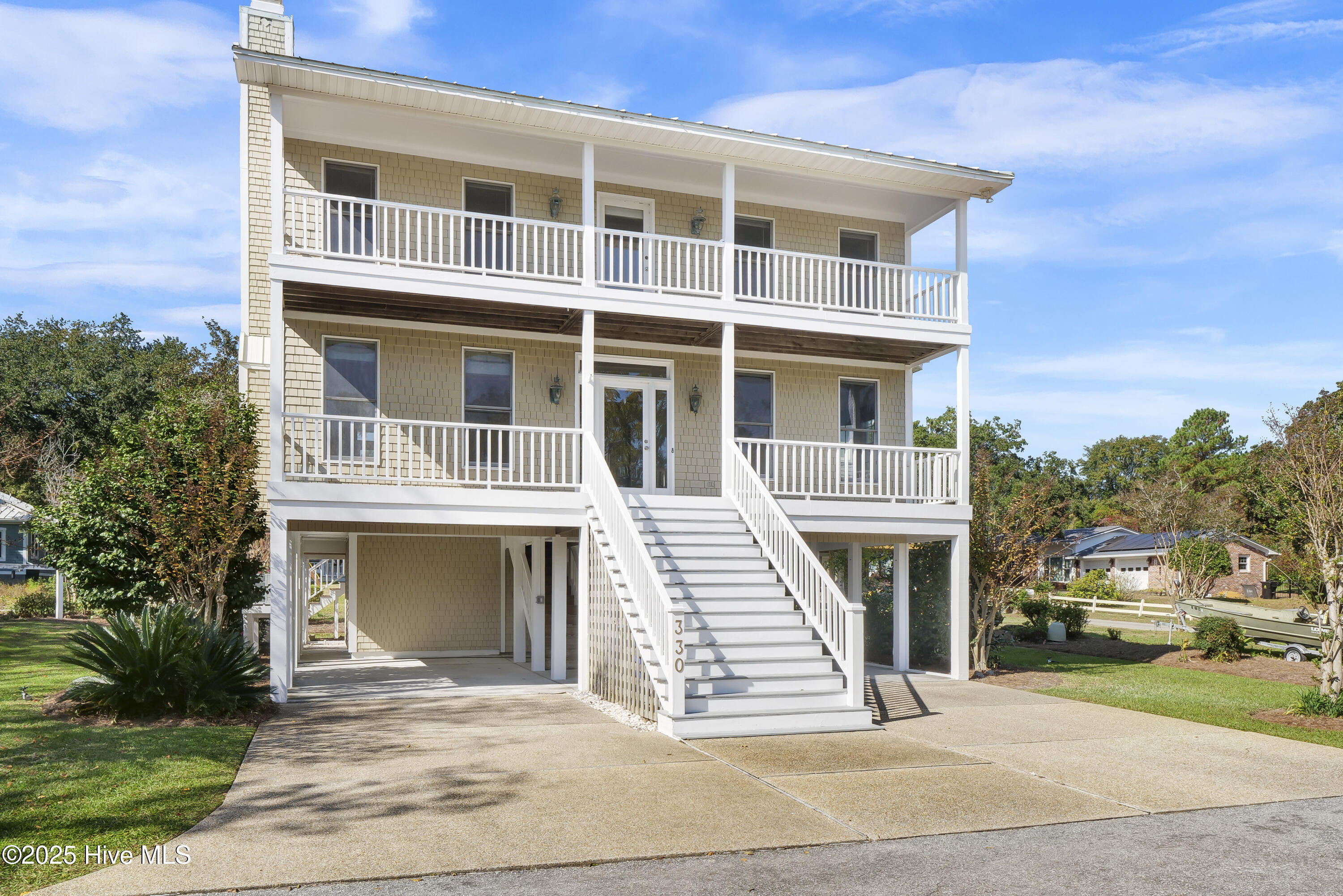 100540971 | Photo 60