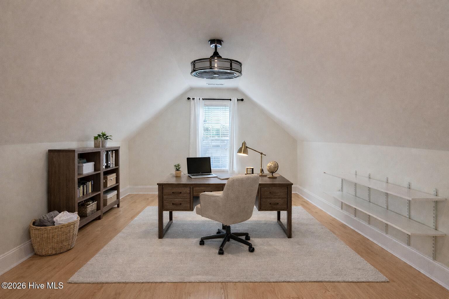 100550265 | Photo 66