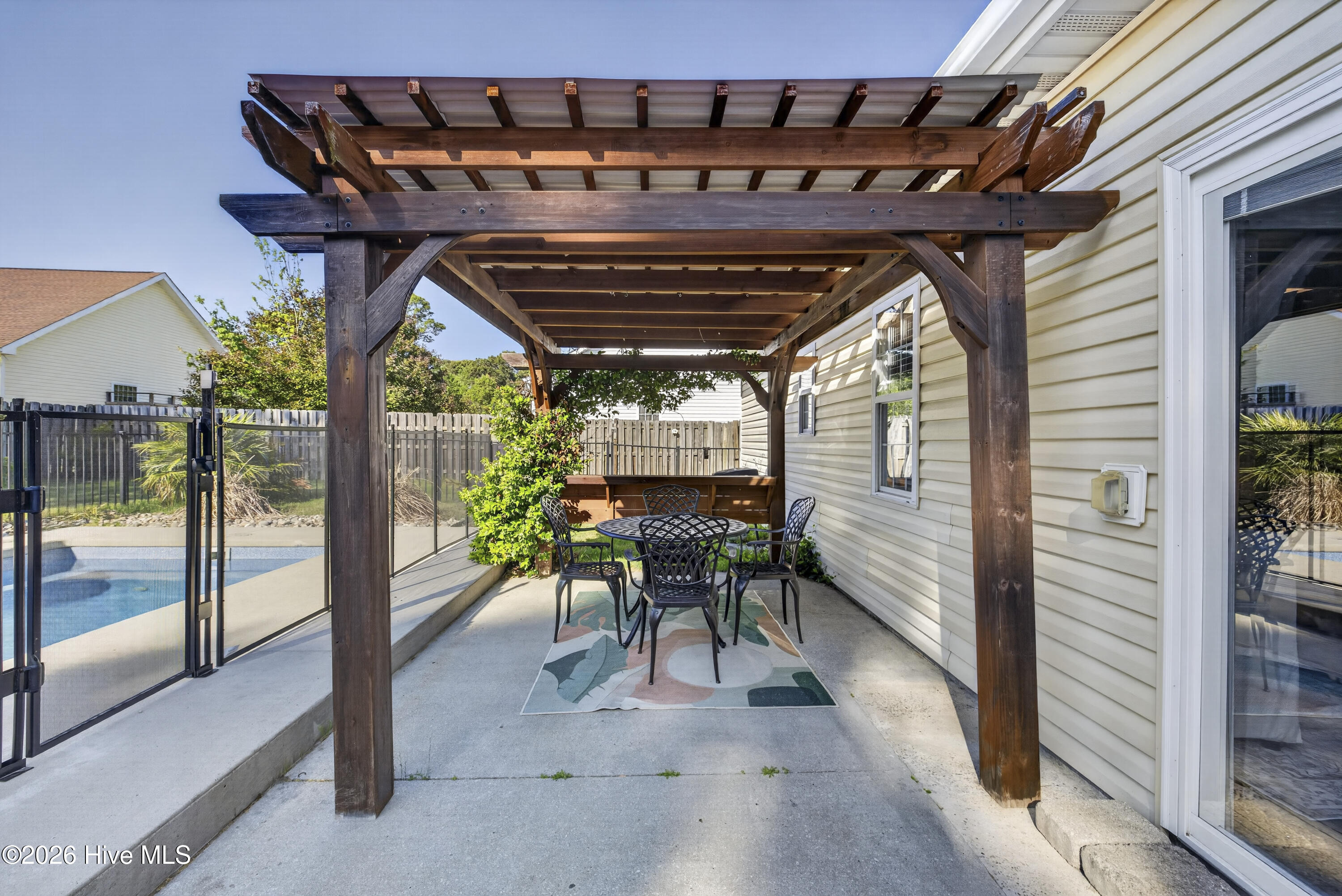 100568546 | Photo 22