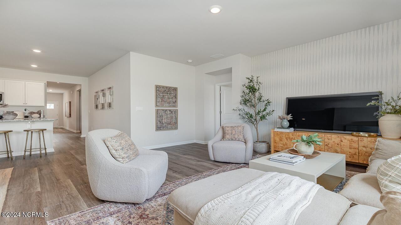 100562288 | Photo 11