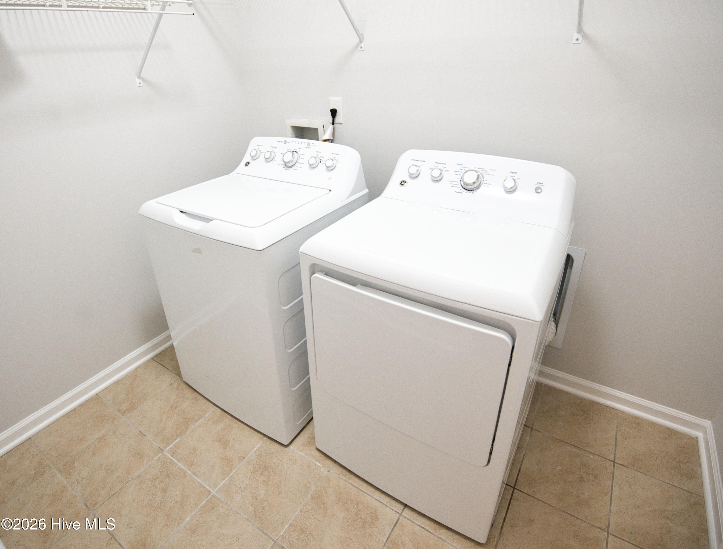 100569756 | Photo 25