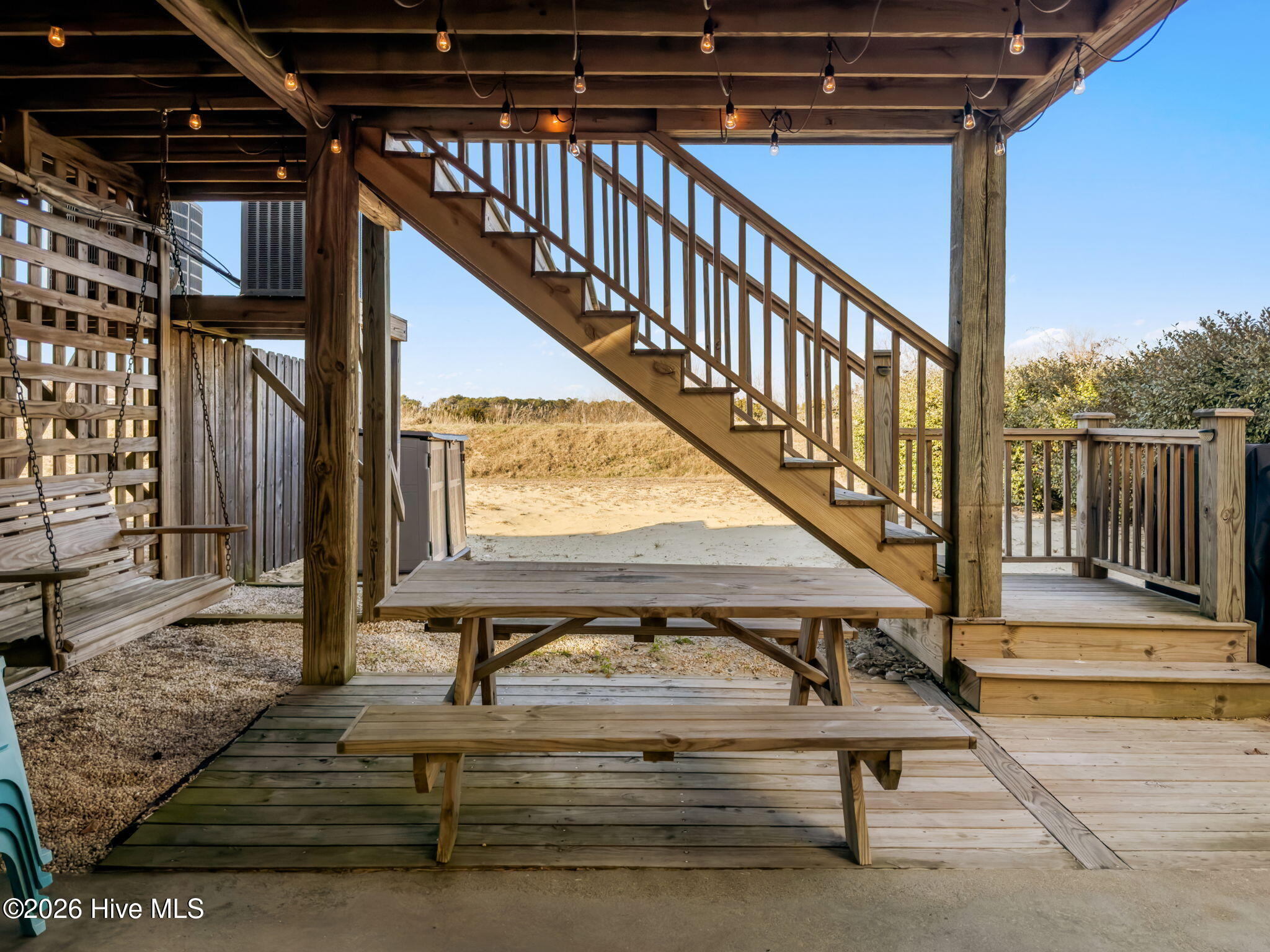 100553073 | Photo 42