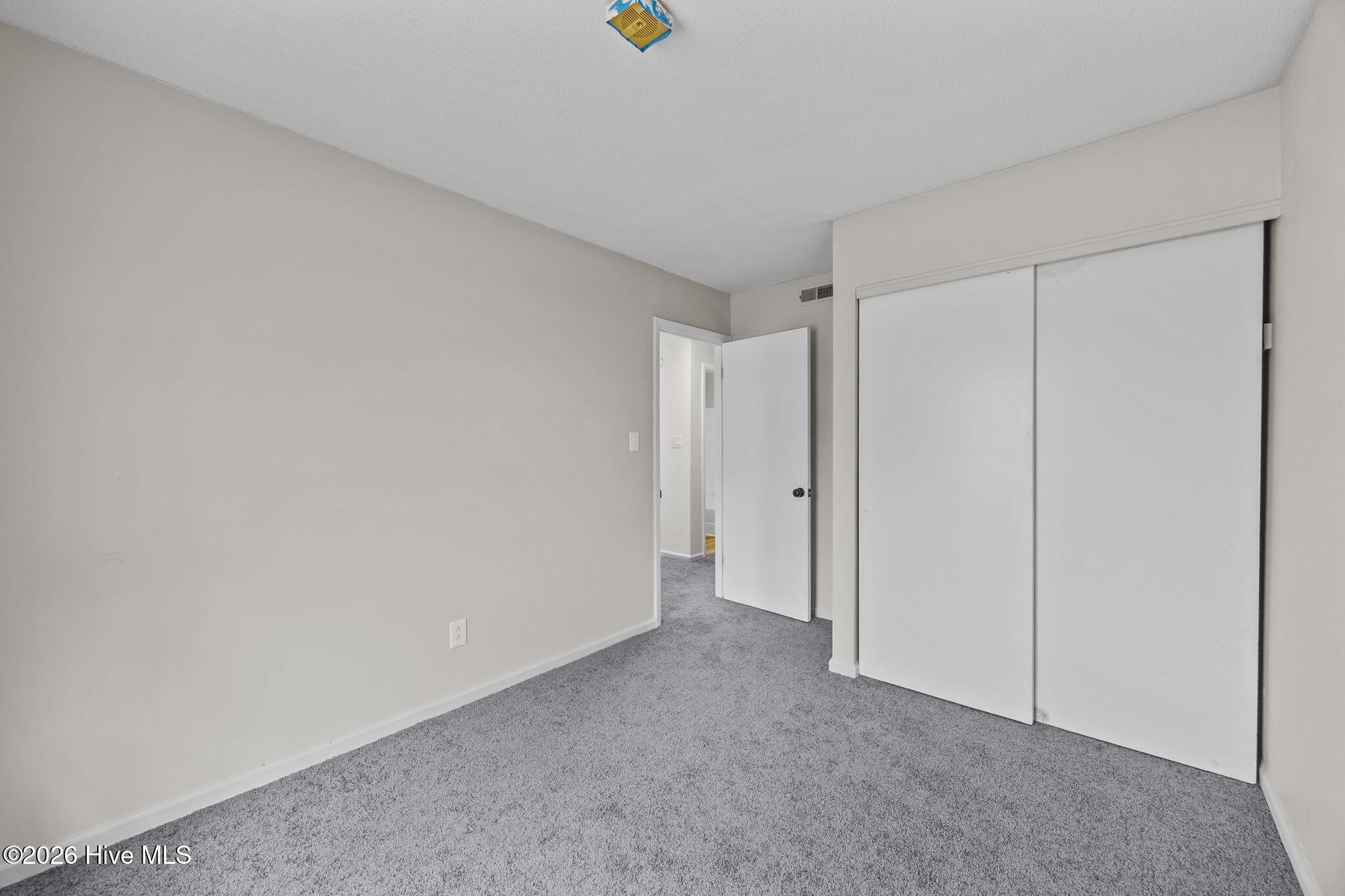 100555869 | Photo 41