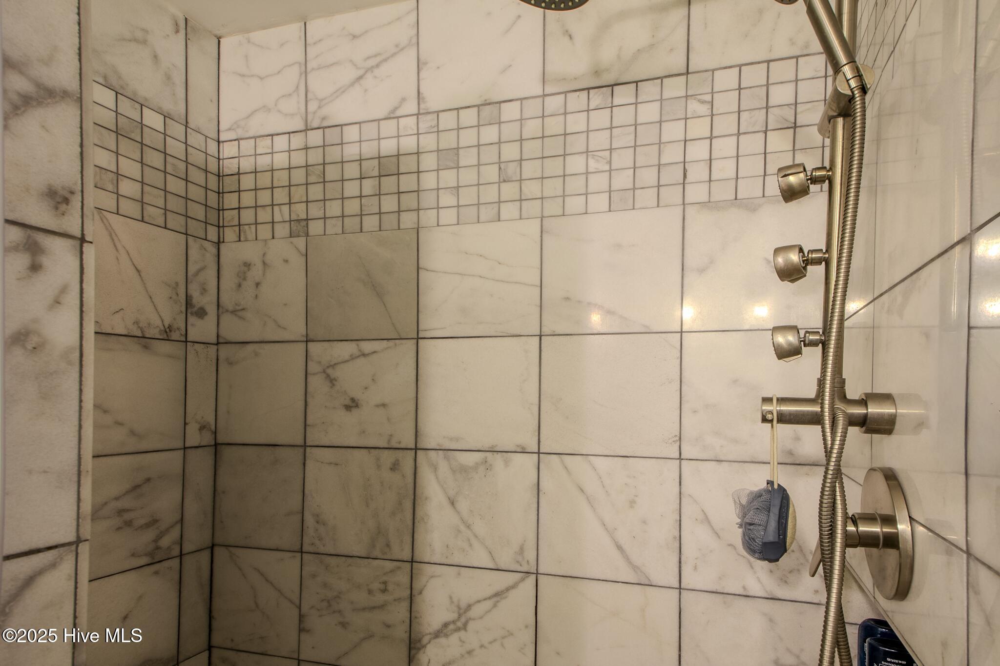 100541041 | Photo 31