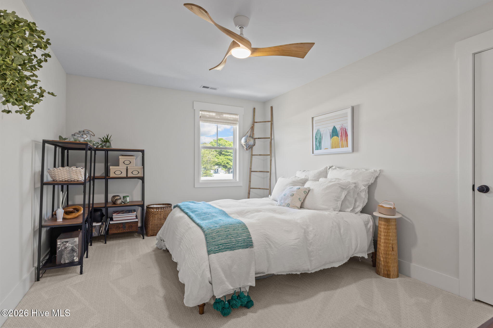 100569687 | Photo 21