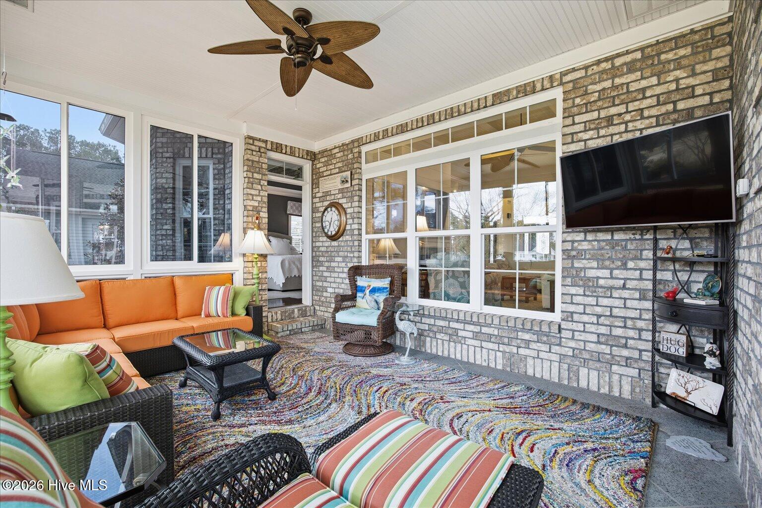 100549757 | Photo 22