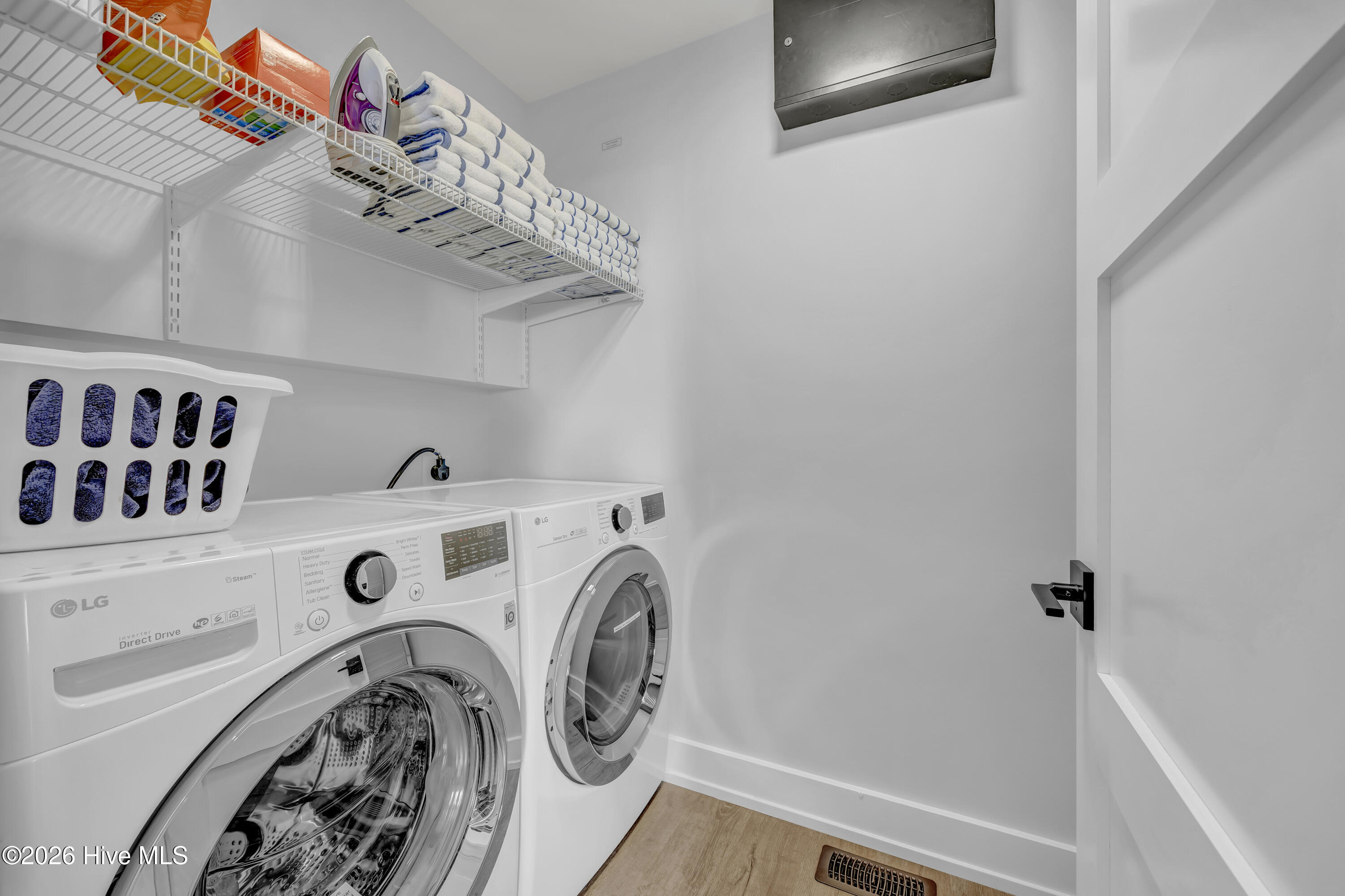 100565280 | Photo 66