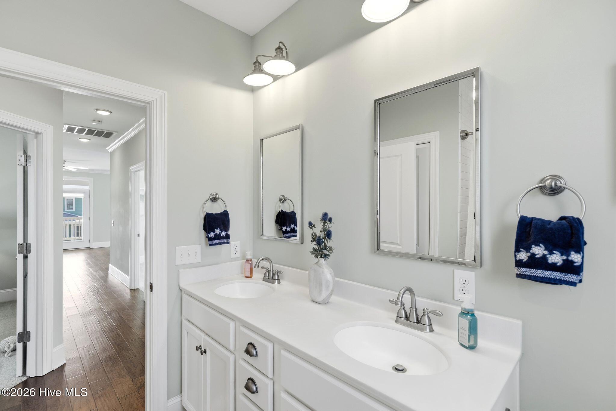 100559655 | Photo 34