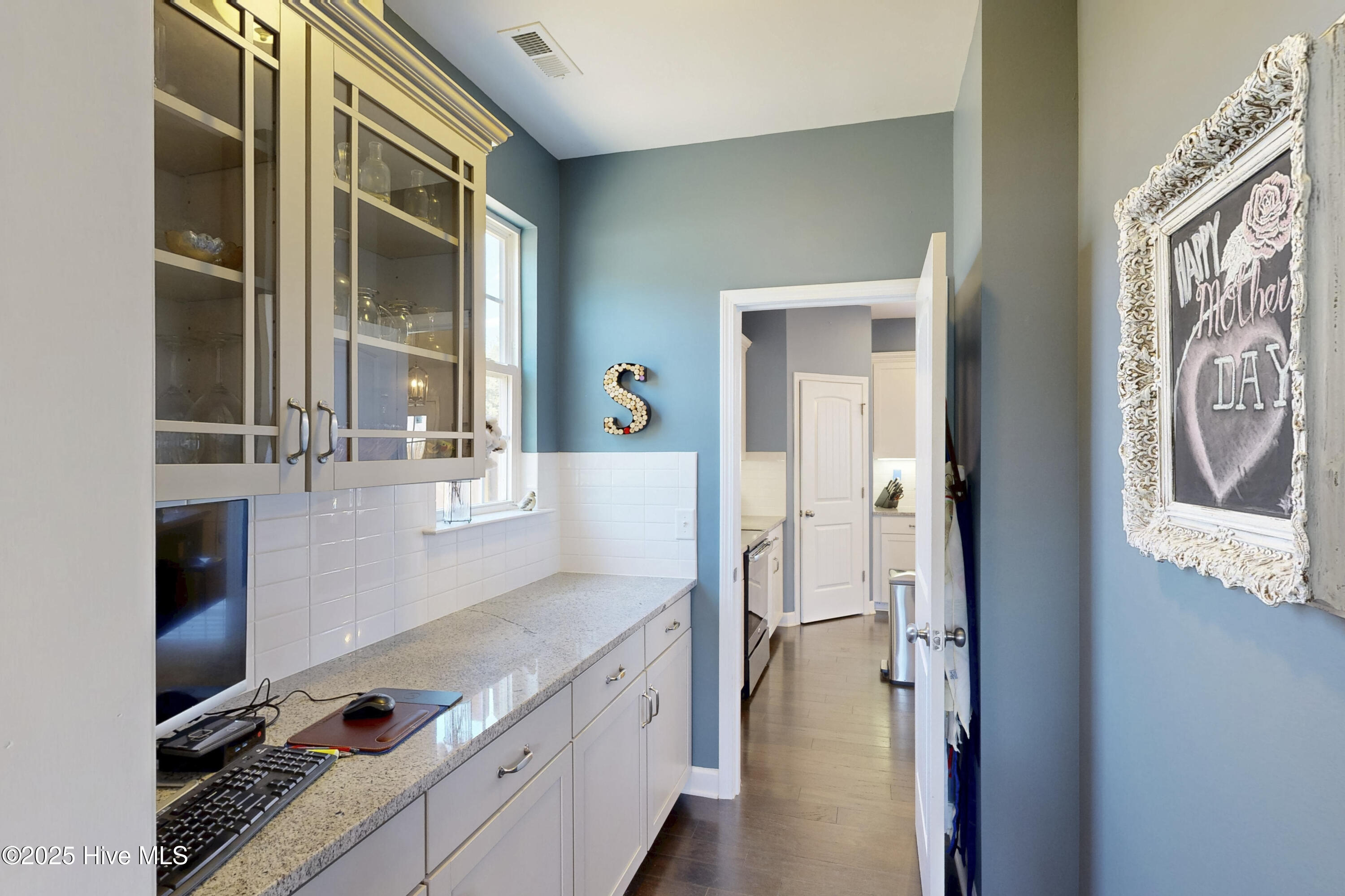 100509634 | Photo 17