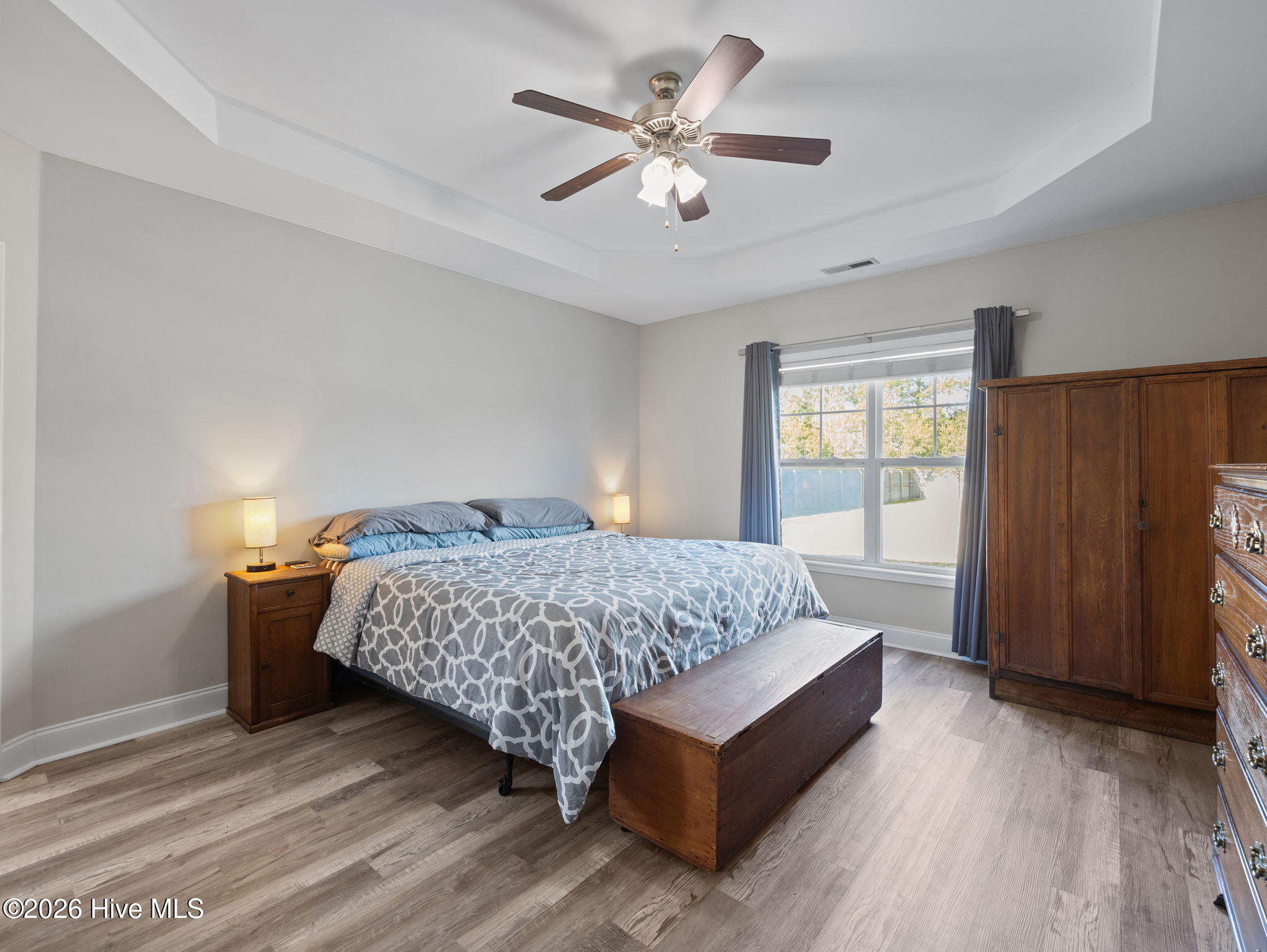 100564240 | Photo 25