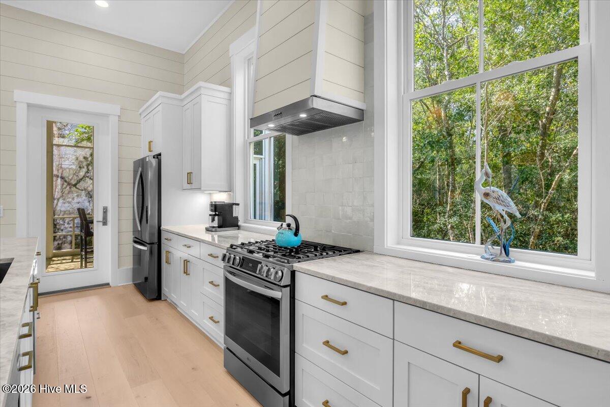 100563677 | Photo 23