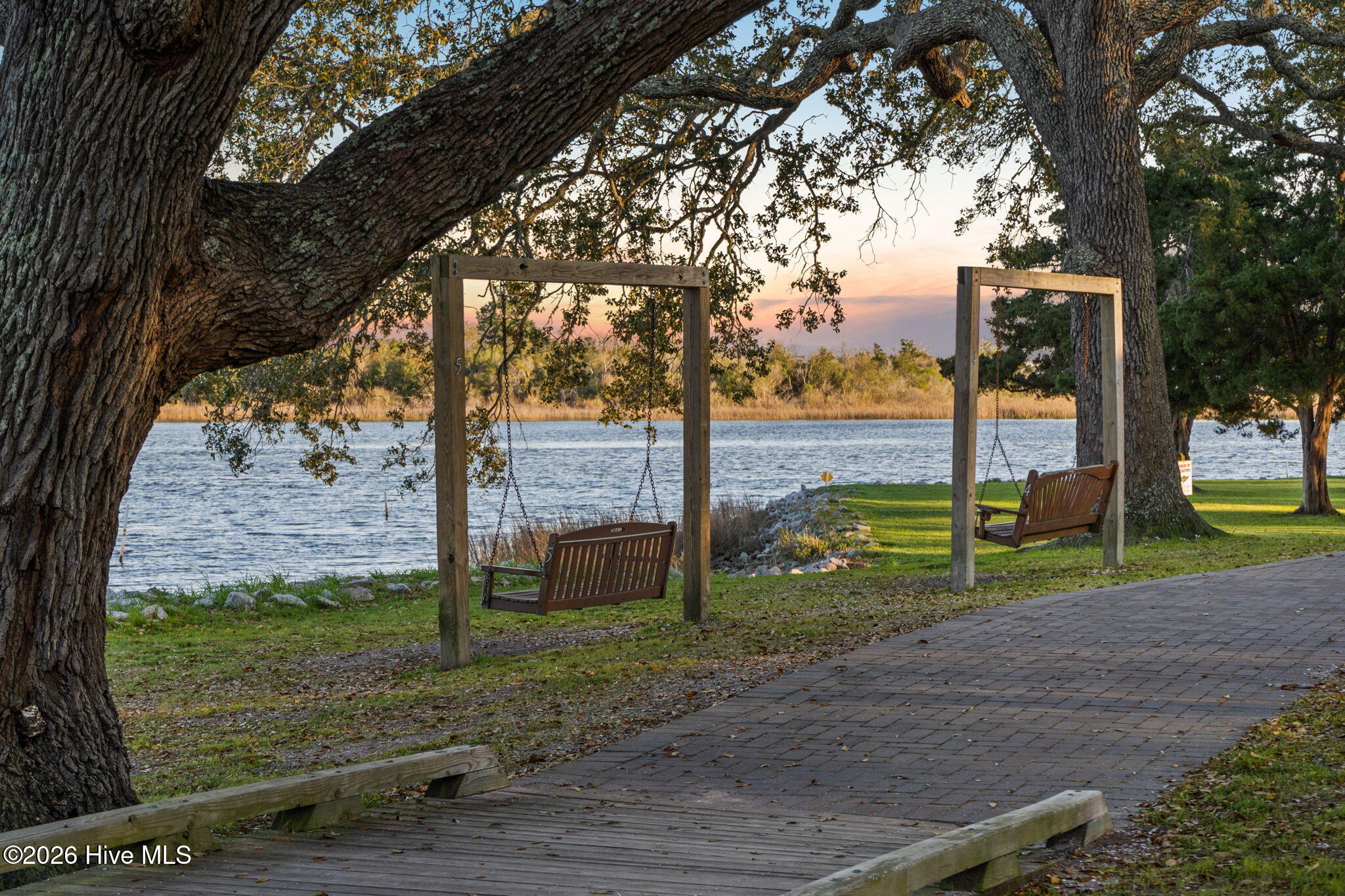 100566837 | Photo 26