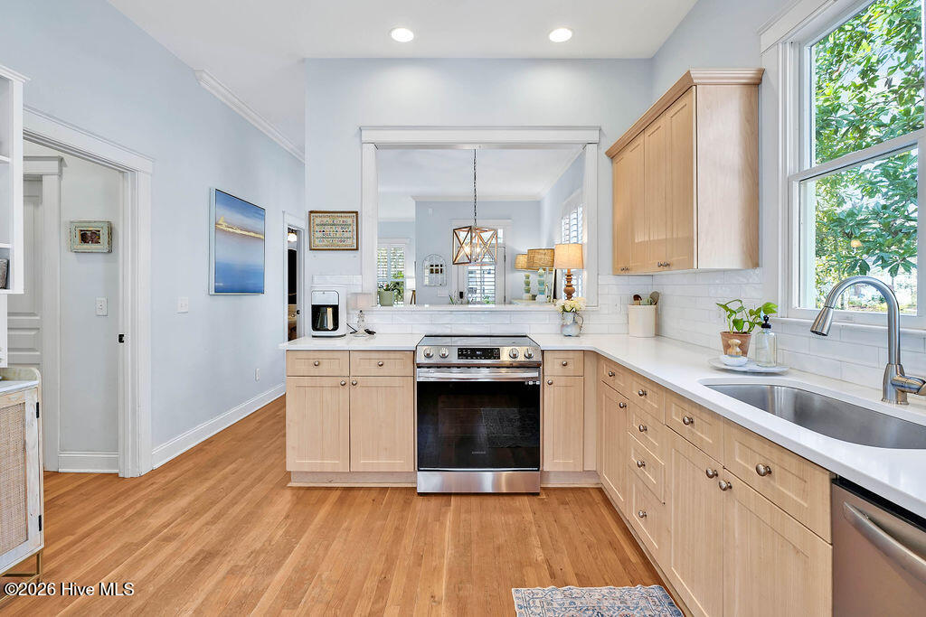 100559754 | Photo 14